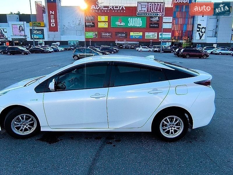 Toyota Prius 2017 VIN JTDKARFU0H3052078 фото оголошення 12 з 15