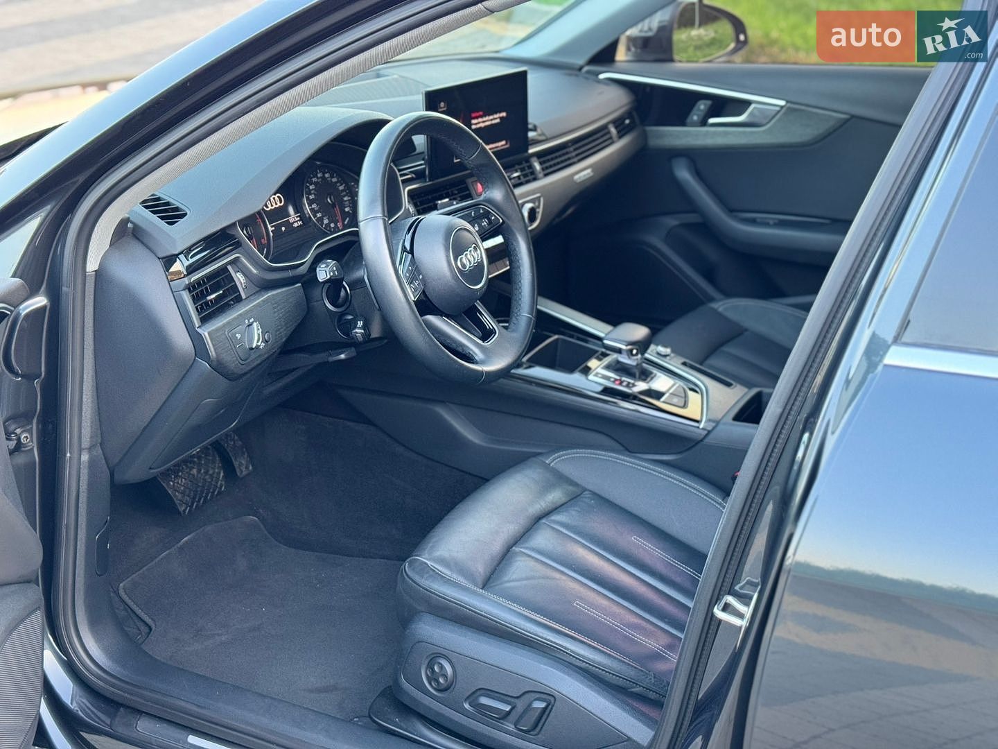 Audi A4 2021 VIN WAUABAF45MA060139 фото оголошення 13 з 46