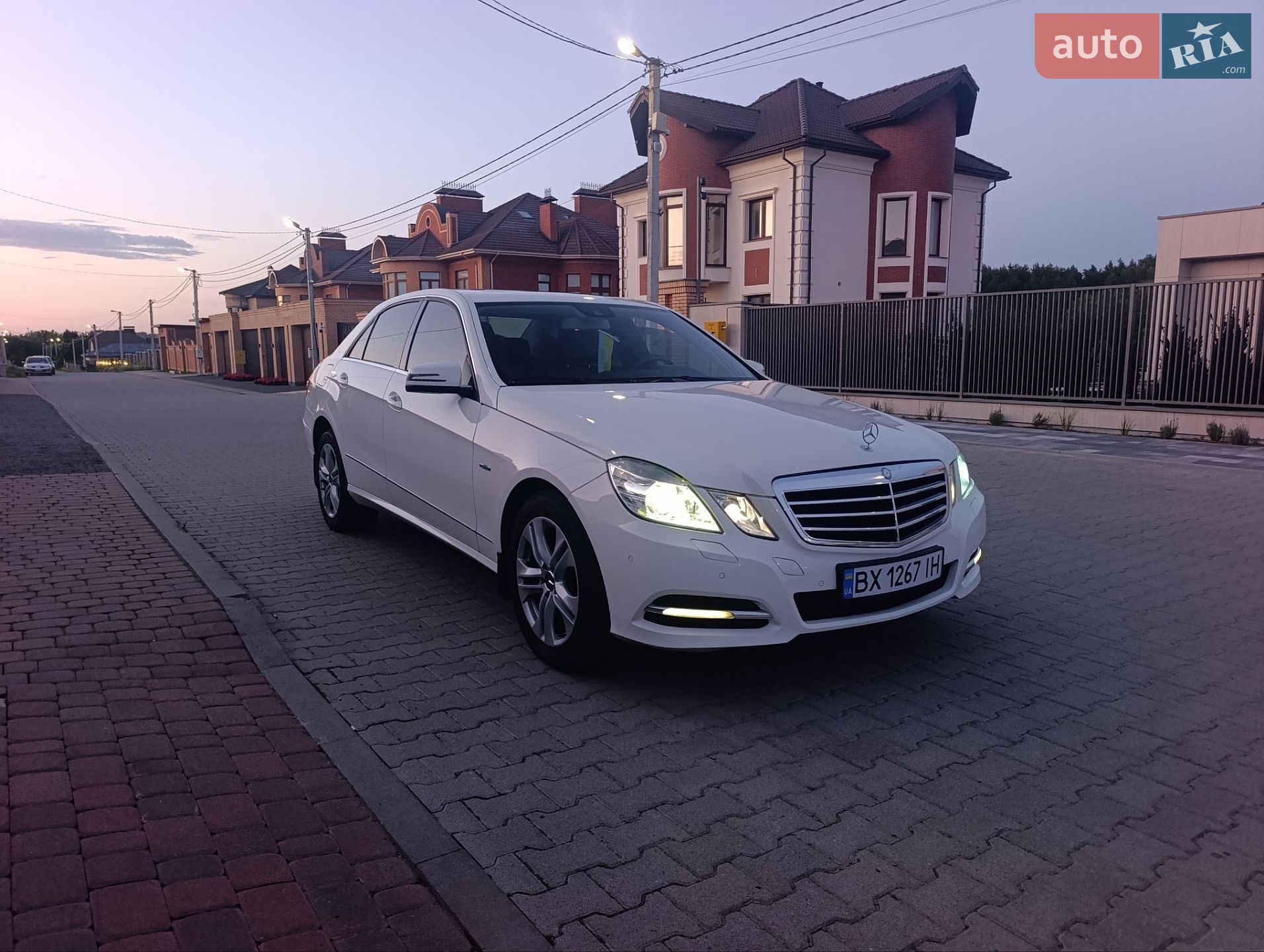 Mercedes-Benz E-Class 2011 VIN WDD2120021A541589 фото оголошення 2 з 30