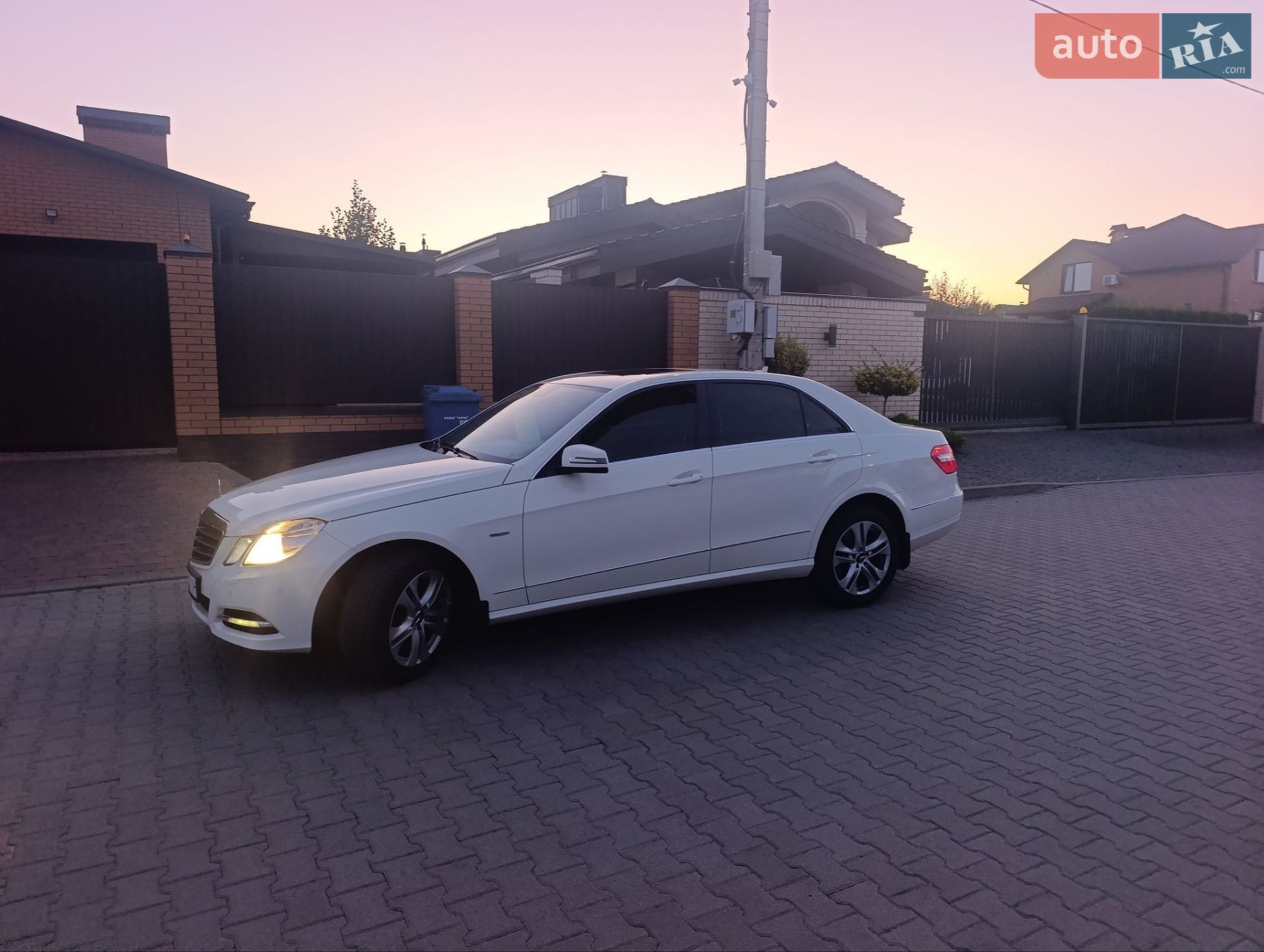 Mercedes-Benz E-Class 2011 VIN WDD2120021A541589 фото оголошення 11 з 30