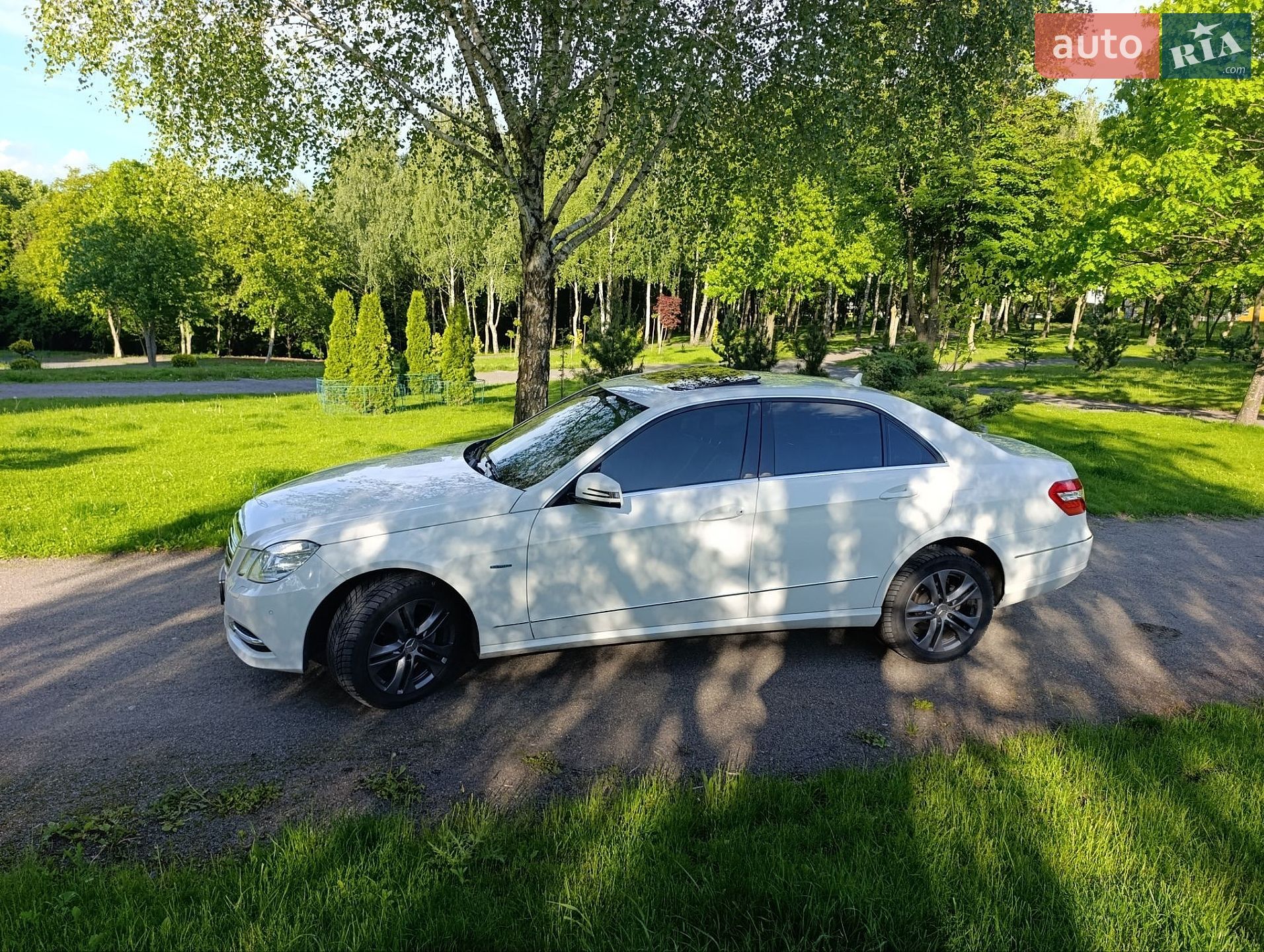 Mercedes-Benz E-Class 2011 VIN WDD2120021A541589 фото оголошення 21 з 30