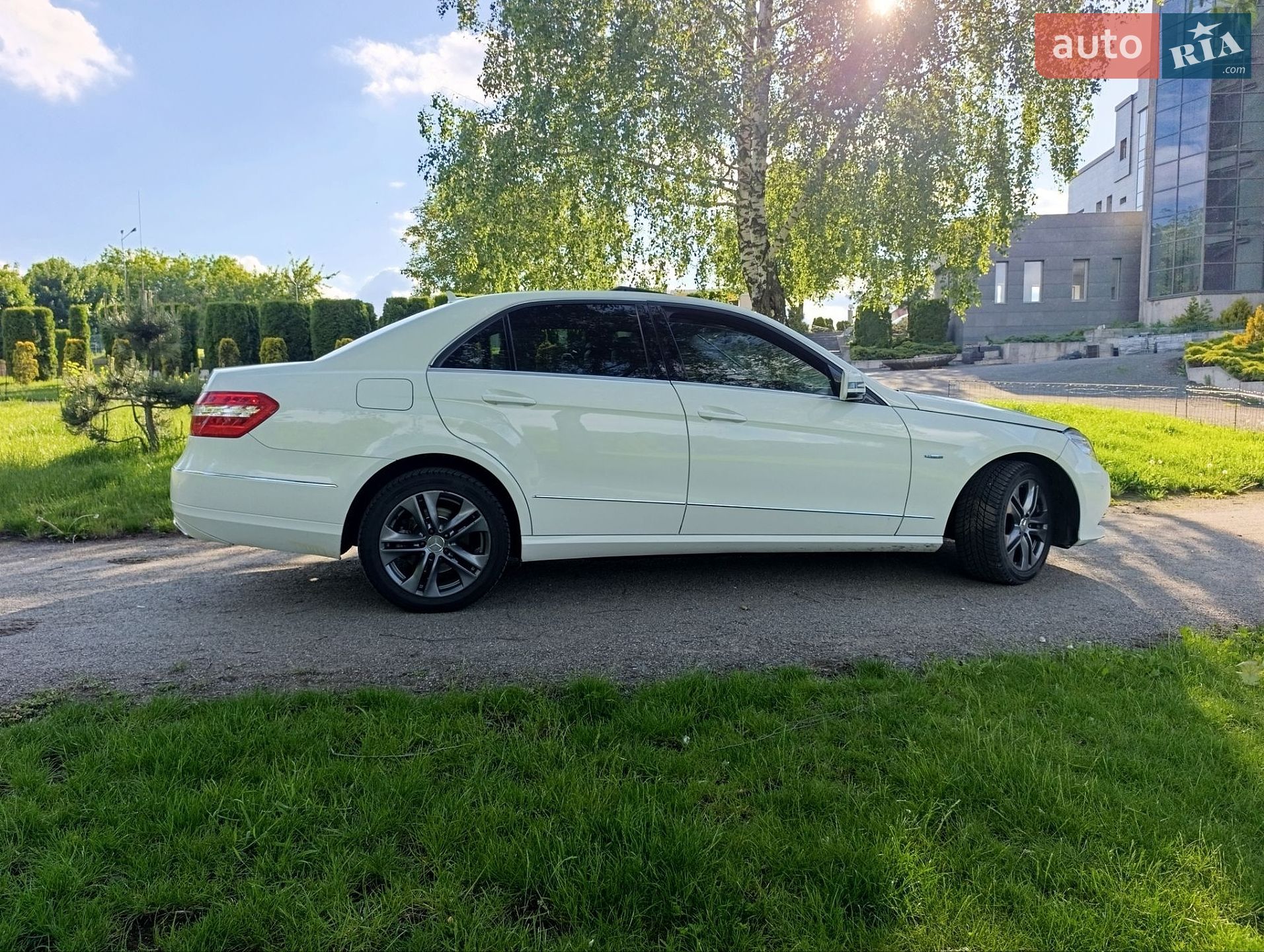 Mercedes-Benz E-Class 2011 VIN WDD2120021A541589 фото оголошення 22 з 30