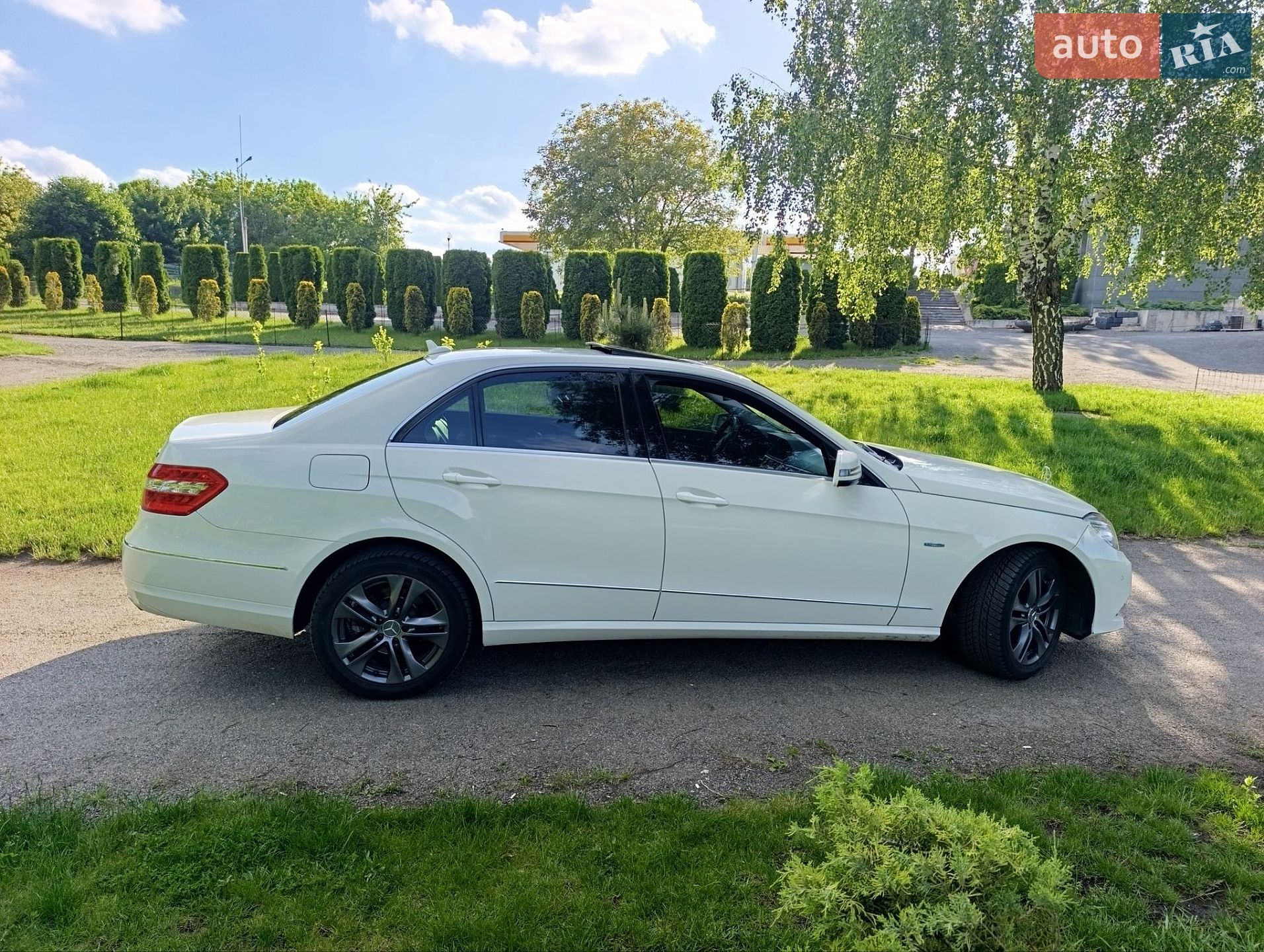 Mercedes-Benz E-Class 2011 VIN WDD2120021A541589 фото оголошення 25 з 30