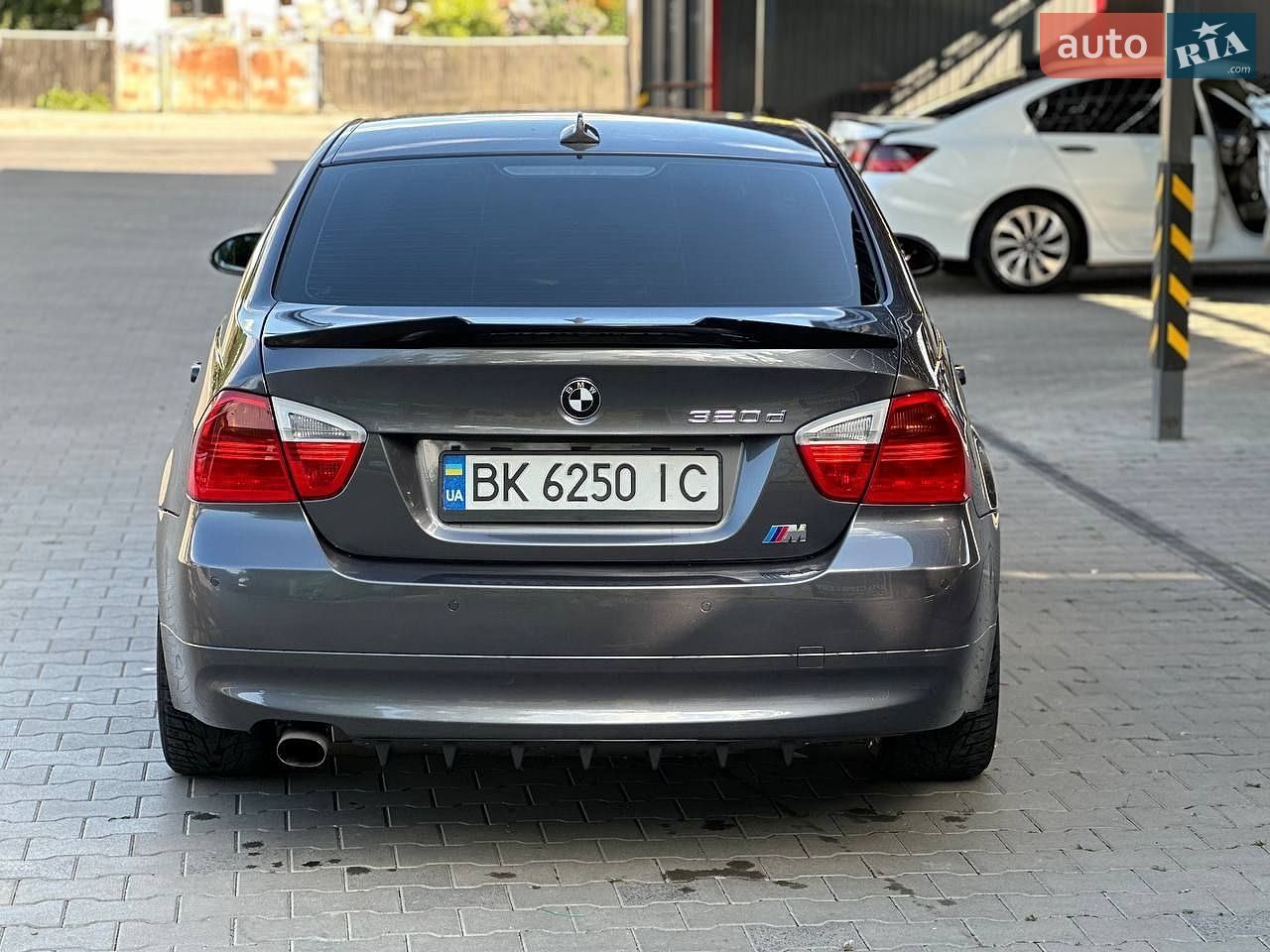BMW 3 Series 2004 VIN WBAVC31080KT68232 фото оголошення 13 з 34