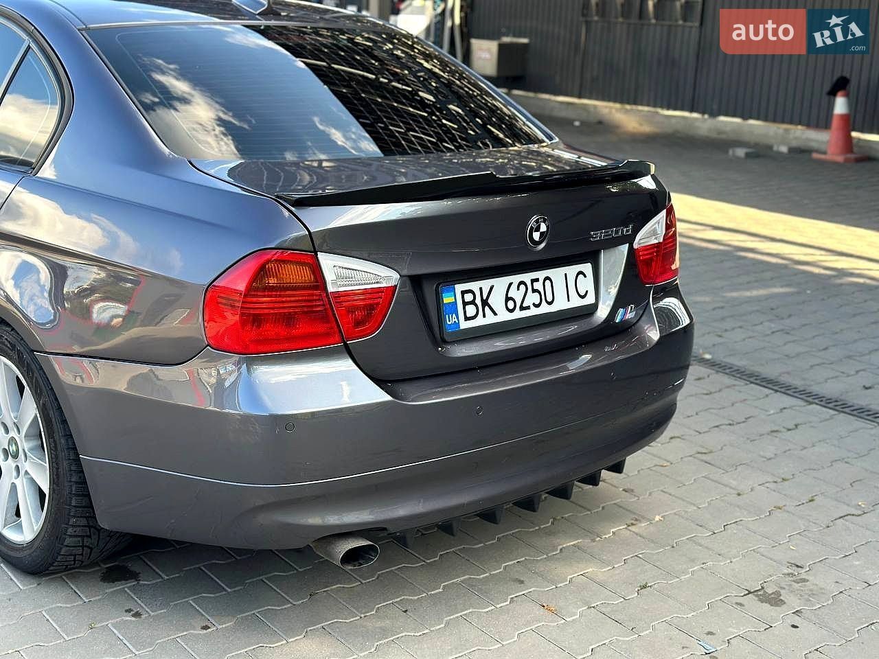 BMW 3 Series 2004 VIN WBAVC31080KT68232 фото оголошення 16 з 34