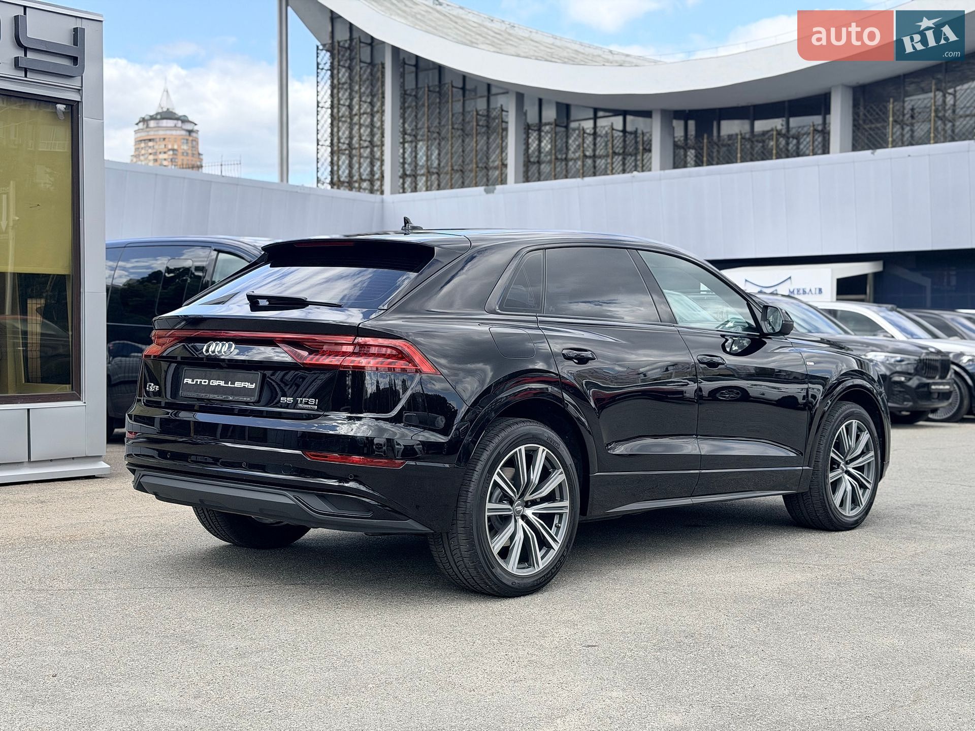 Audi Q8 2018 VIN WAUZZZF10KD010635 фото оголошення 4 з 31