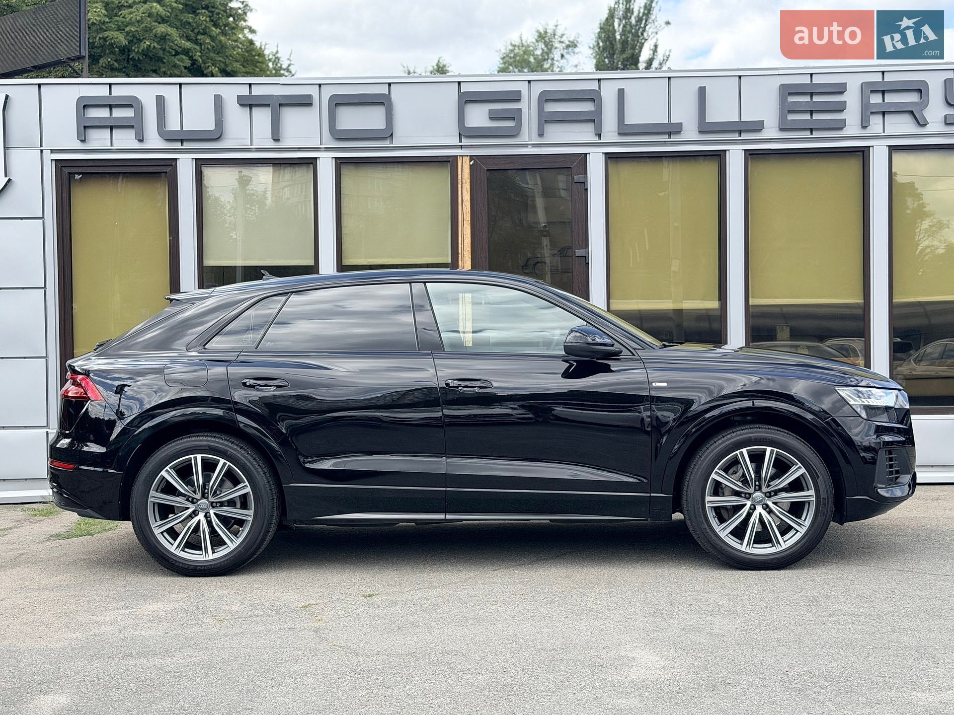 Audi Q8 2018 VIN WAUZZZF10KD010635 фото оголошення 15 з 31