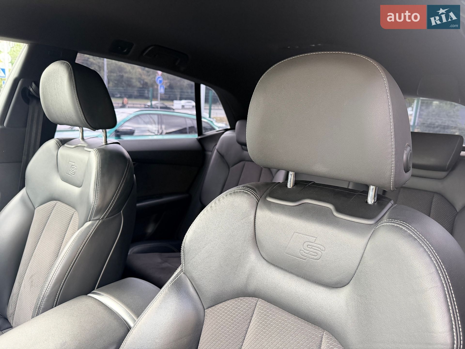 Audi Q8 2018 VIN WAUZZZF10KD010635 фото оголошення 20 з 31