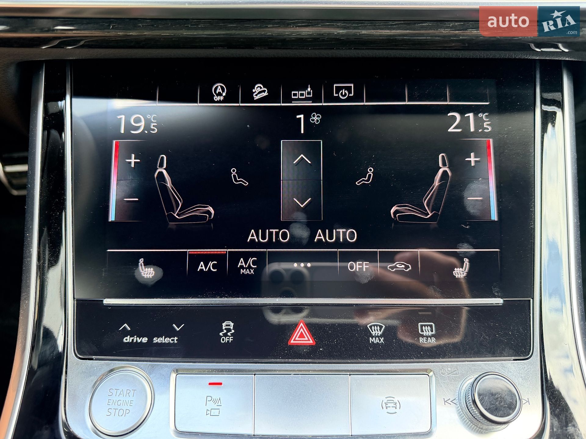Audi Q8 2018 VIN WAUZZZF10KD010635 фото оголошення 24 з 31
