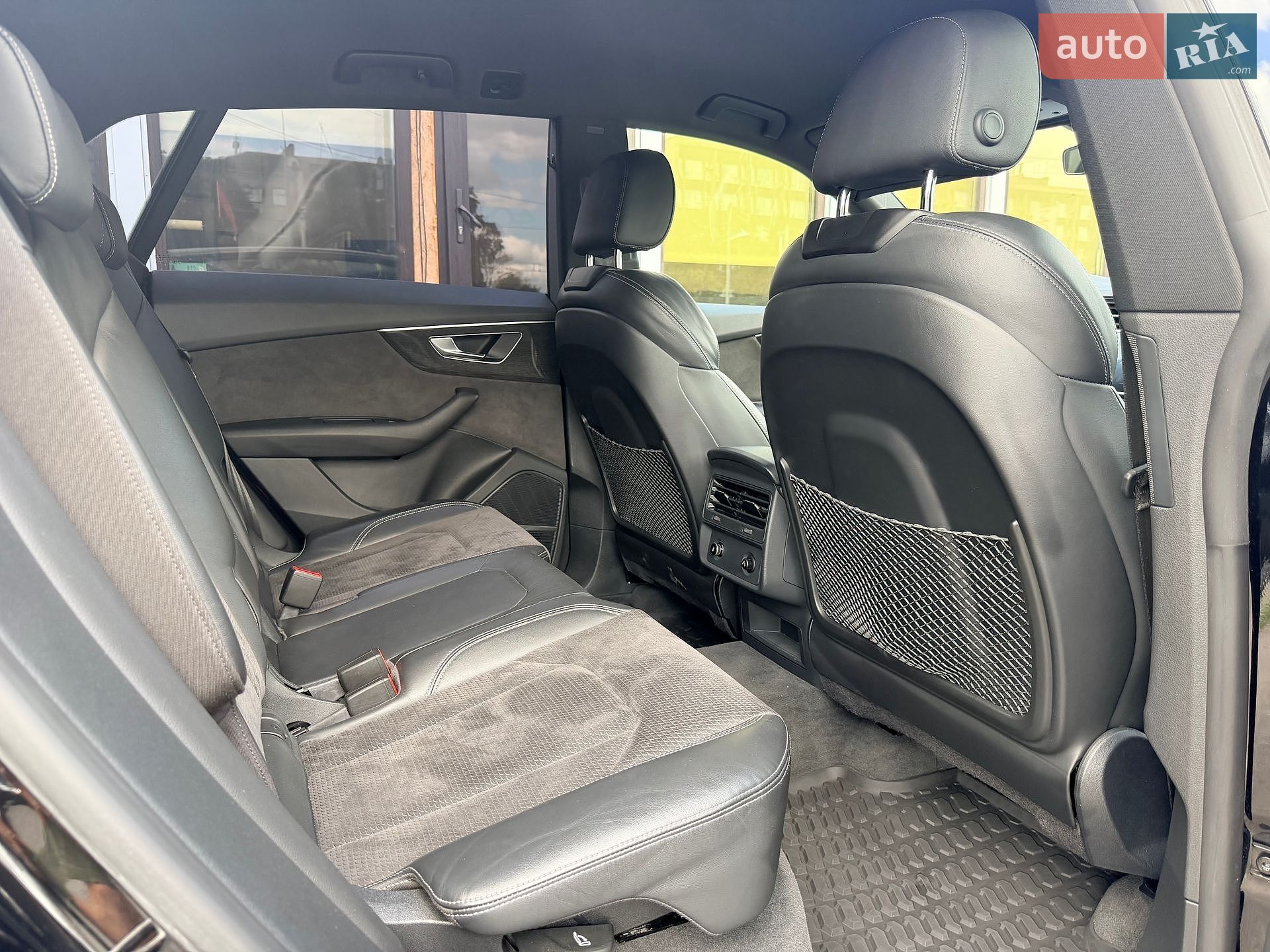 Audi Q8 2018 VIN WAUZZZF10KD010635 фото оголошення 25 з 31