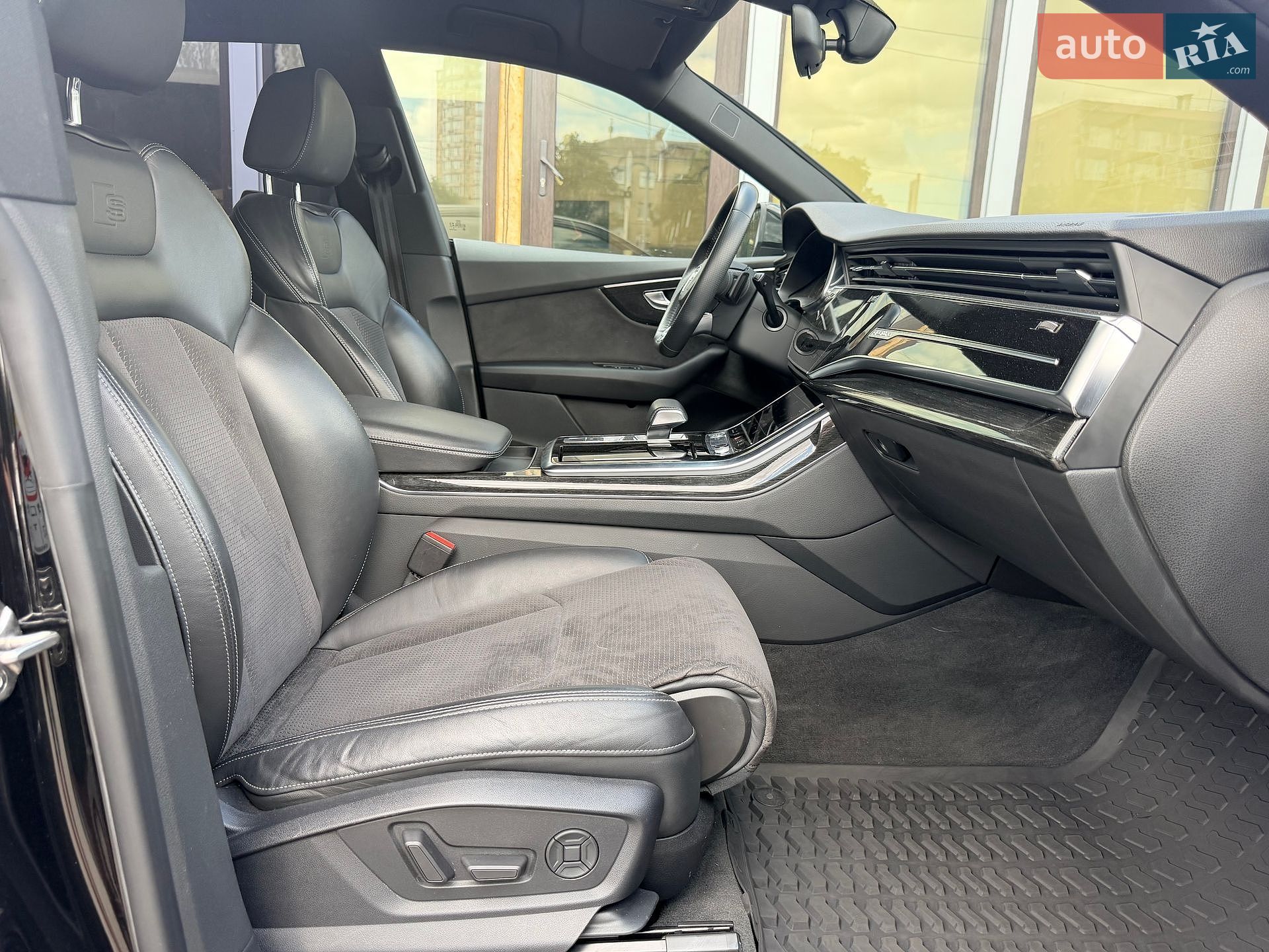 Audi Q8 2018 VIN WAUZZZF10KD010635 фото оголошення 31 з 31
