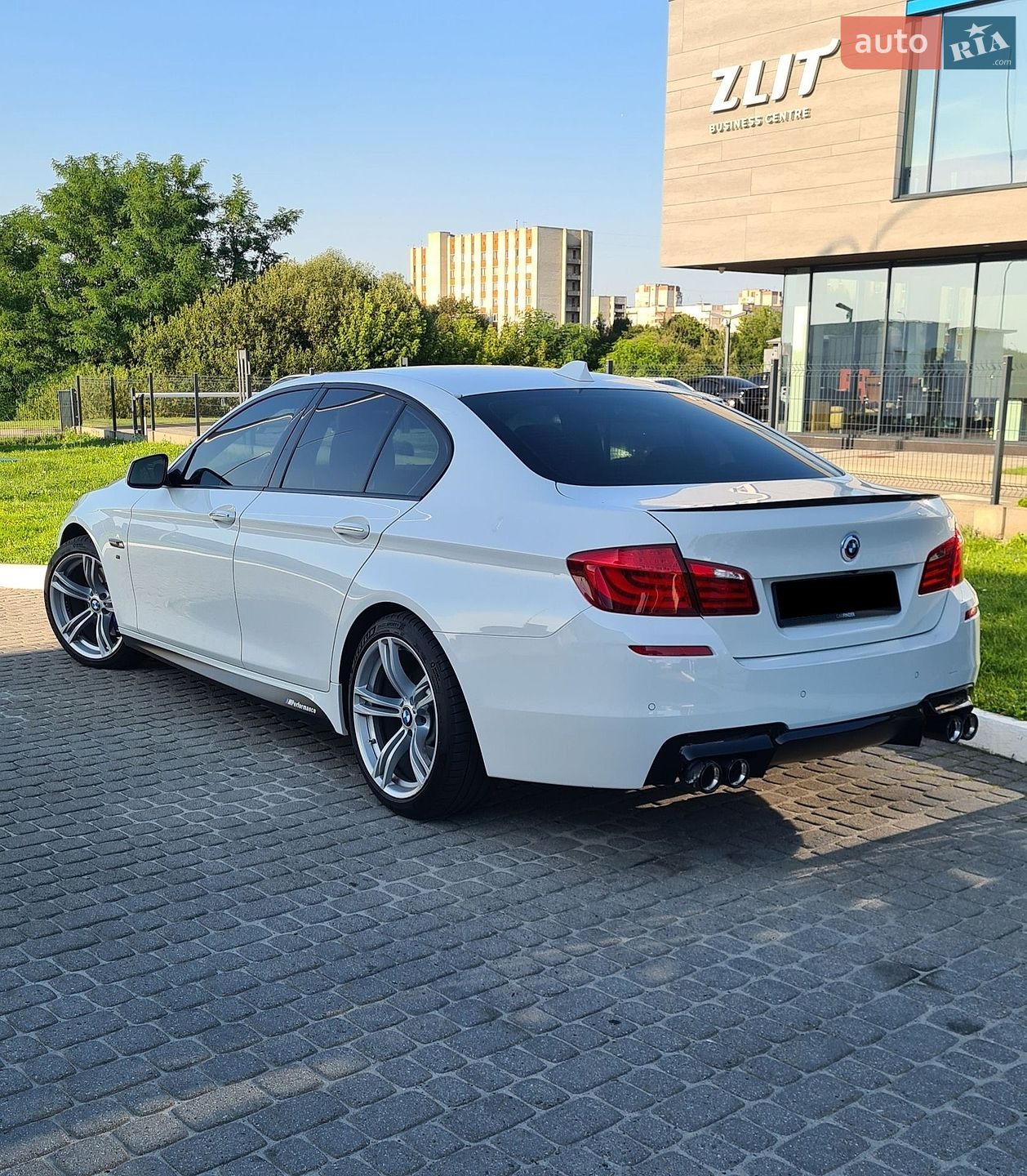 BMW 5 Series 2011 VIN WBAFR11070C858940 фото оголошення 3 з 44