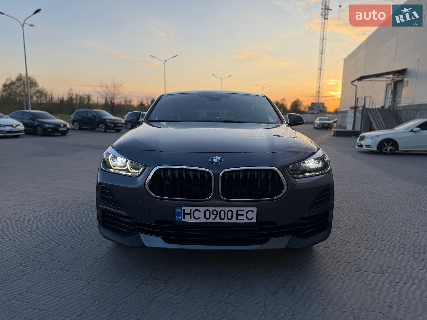 BMW X2 2018 VIN WBXYJ3C53KEP76981 фото оголошення 2 з 27