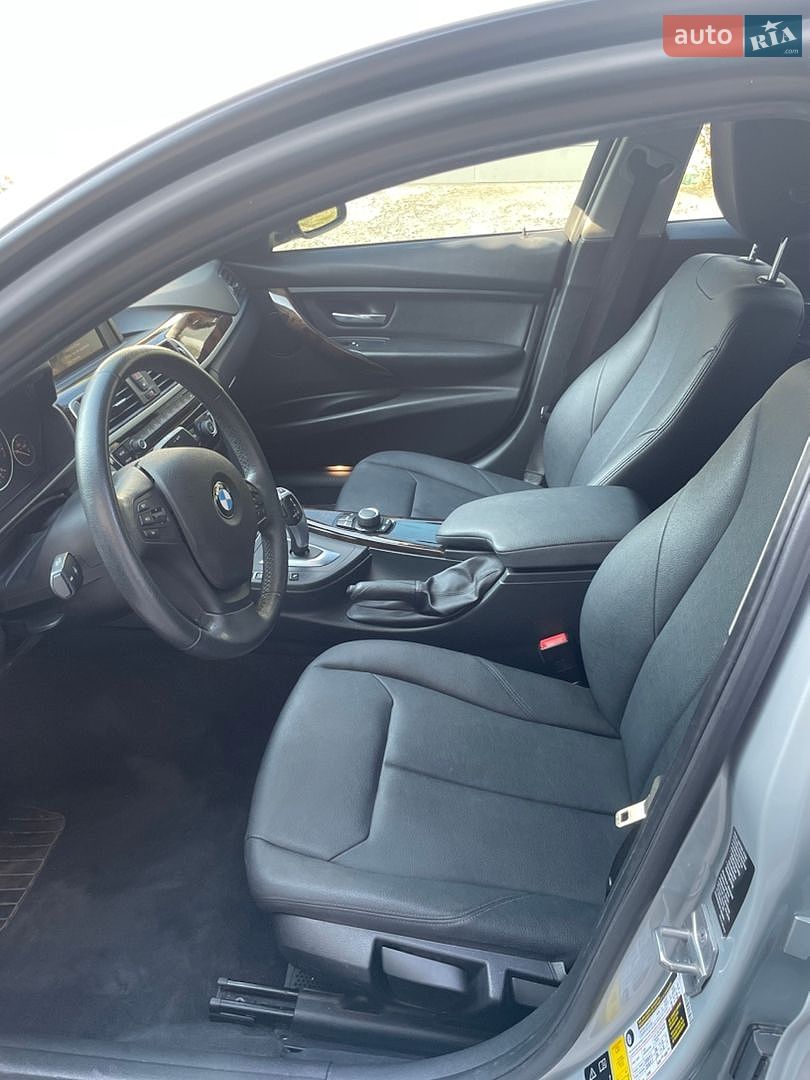 BMW 3 Series 2017 VIN WBA8E5G33HNU44812 фото оголошення 14 з 19
