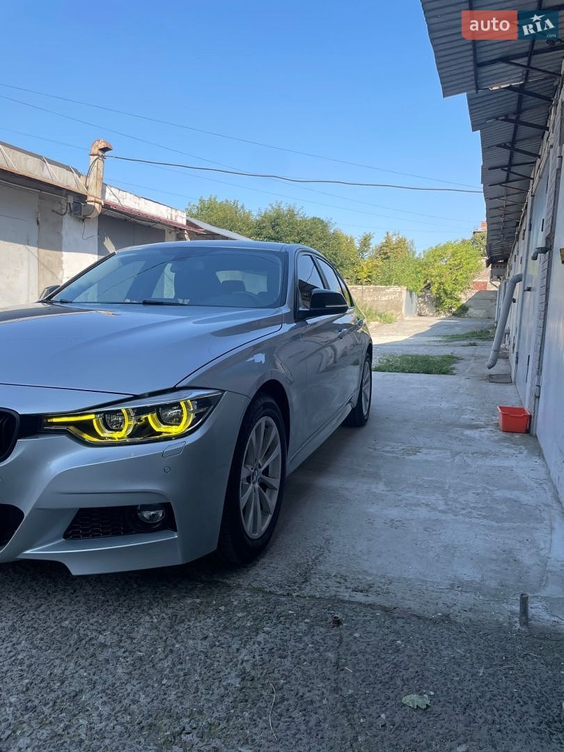 BMW 3 Series 2017 VIN WBA8E5G33HNU44812 фото оголошення 2 з 19