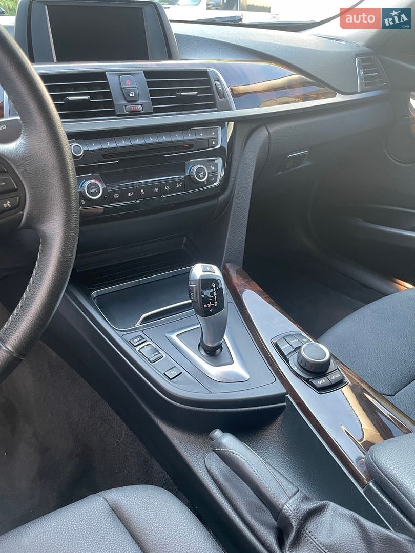 BMW 3 Series 2017 VIN WBA8E5G33HNU44812 фото оголошення 18 з 19