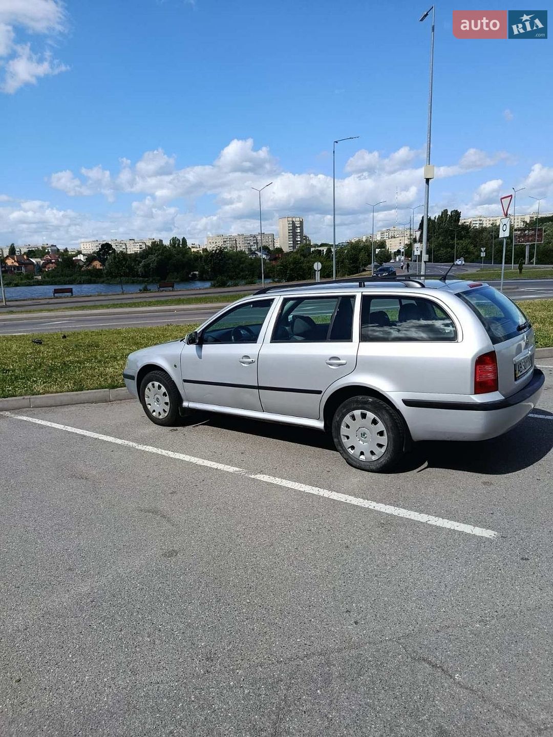 Skoda Octavia 2008 VIN TMBJX41U89B011127 фото оголошення 3 з 10
