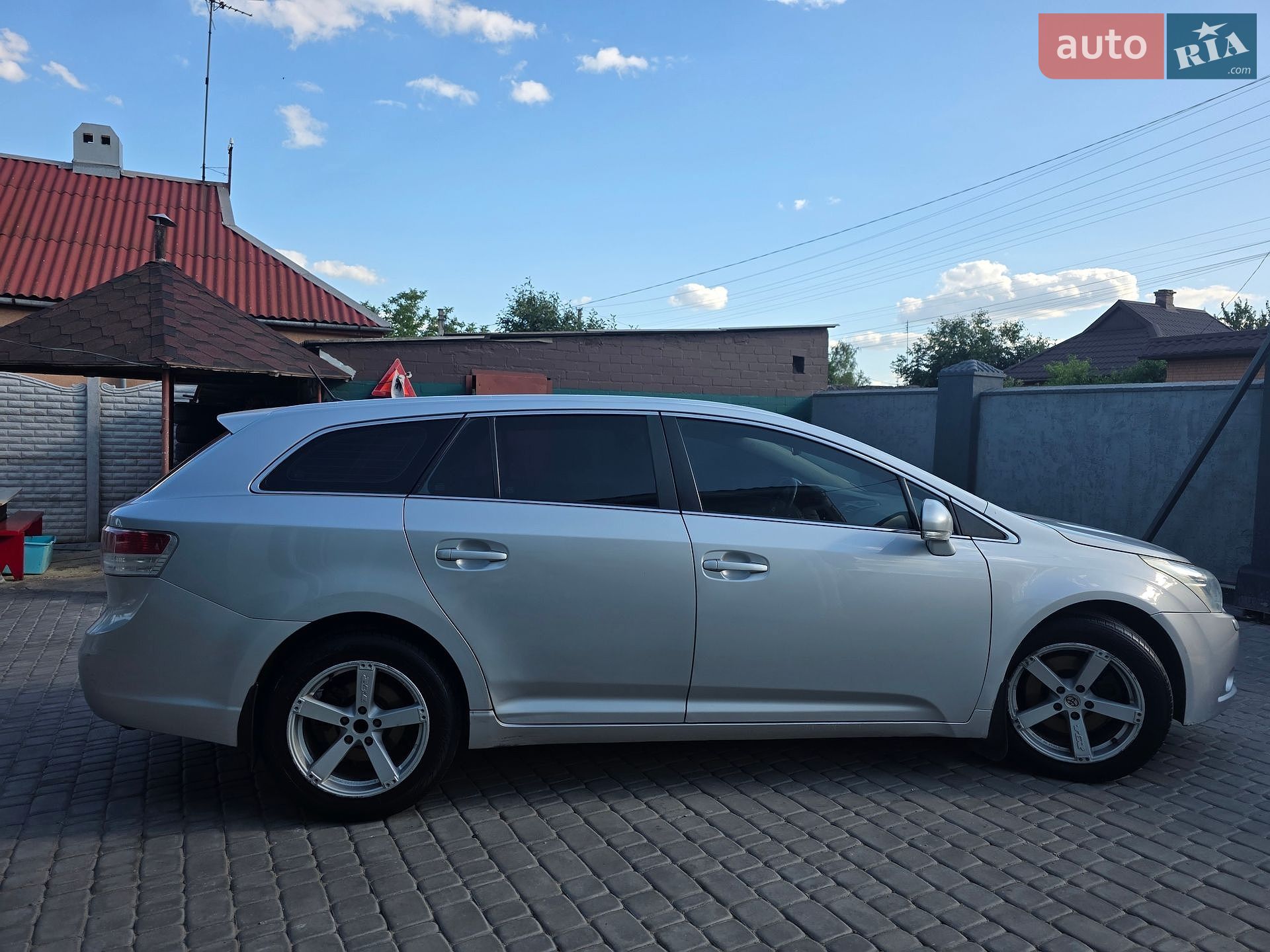 Toyota Avensis 2010 VIN SB1EB76LX0E017728 фото оголошення 2 з 27