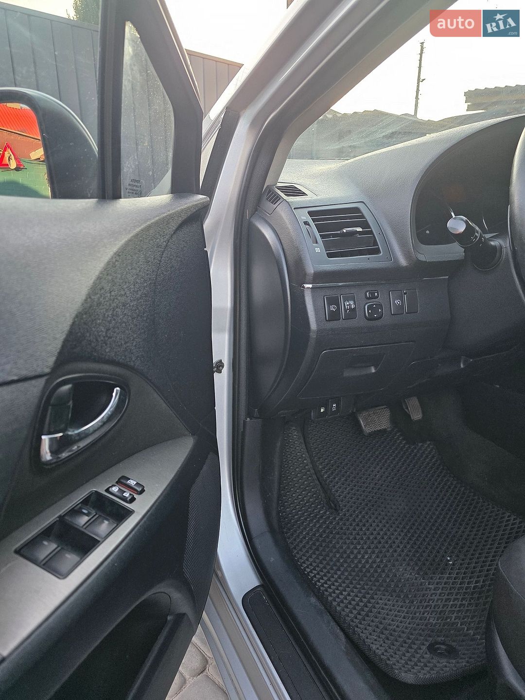 Toyota Avensis 2010 VIN SB1EB76LX0E017728 фото оголошення 14 з 27