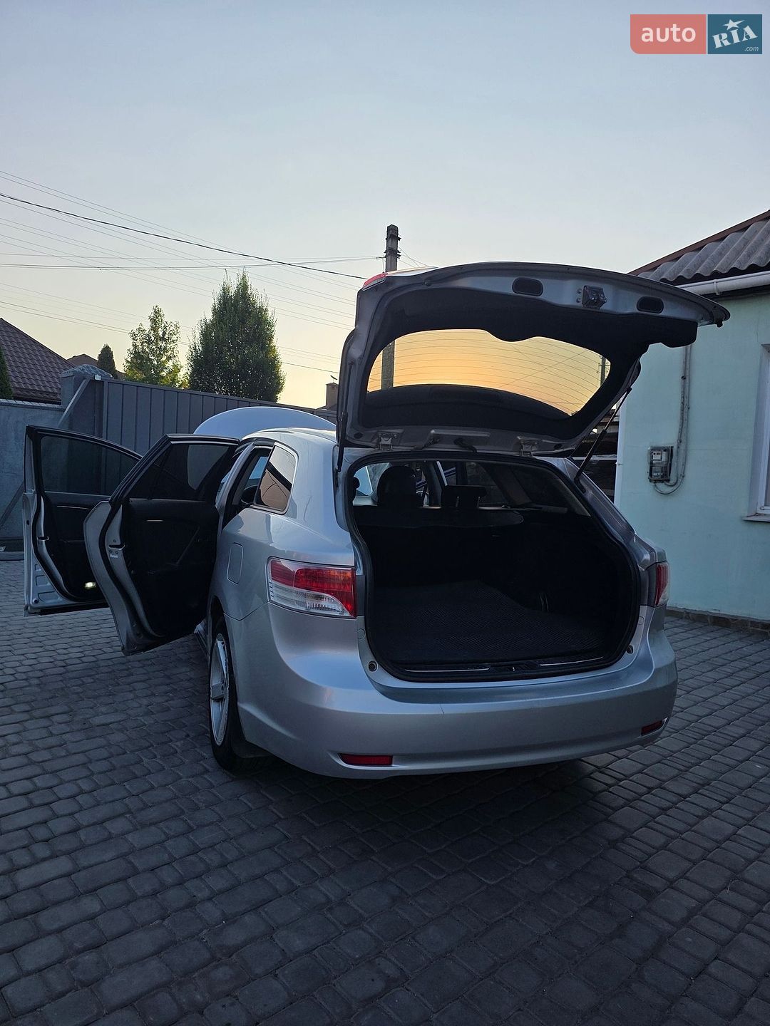 Toyota Avensis 2010 VIN SB1EB76LX0E017728 фото оголошення 25 з 27