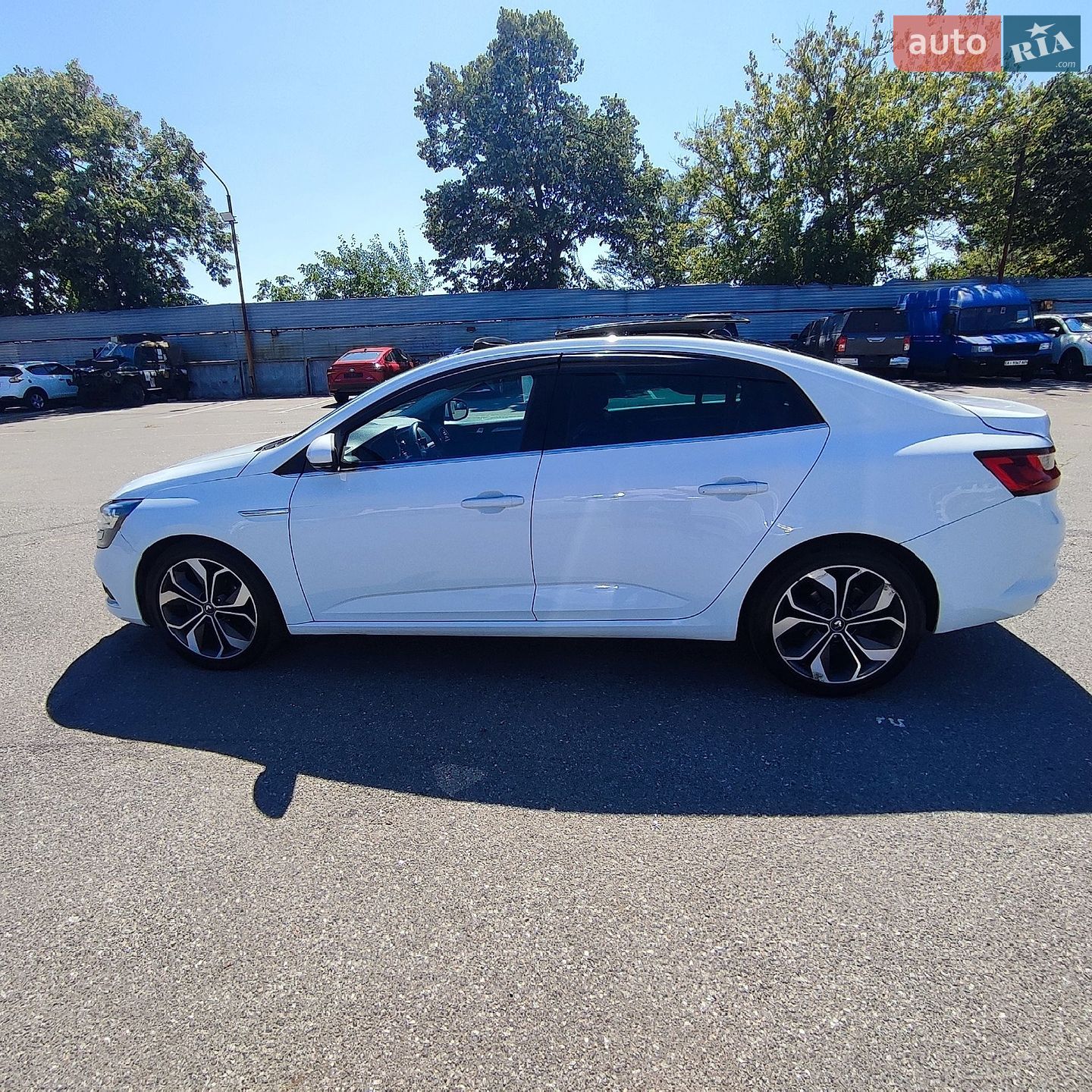 Renault Megane 2019 VIN VF1RFB002K0052071 фото оголошення 4 з 25