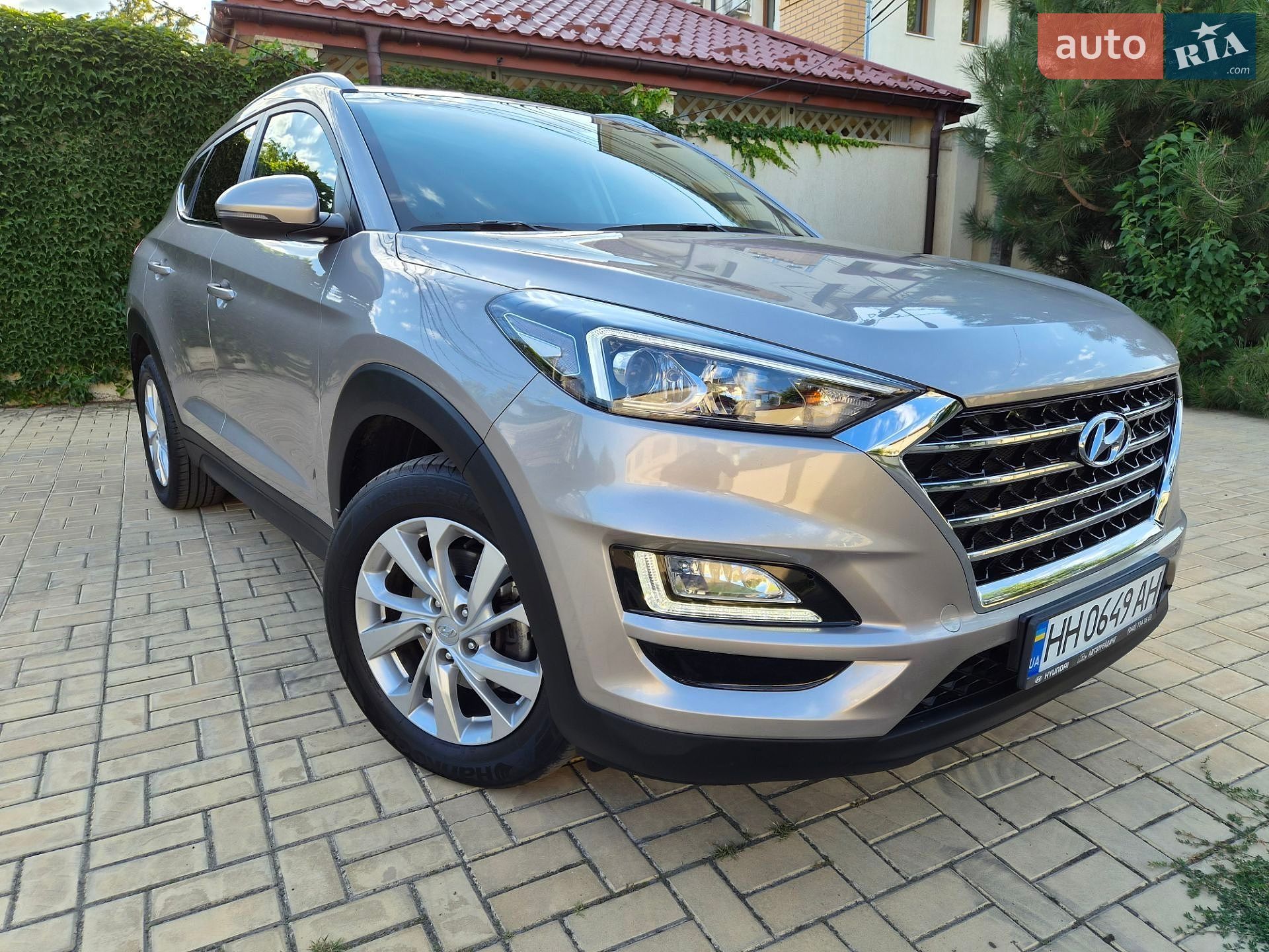 Hyundai Tucson 2019 VIN TMAJ3813BKJ869275 фото оголошення 2 з 71