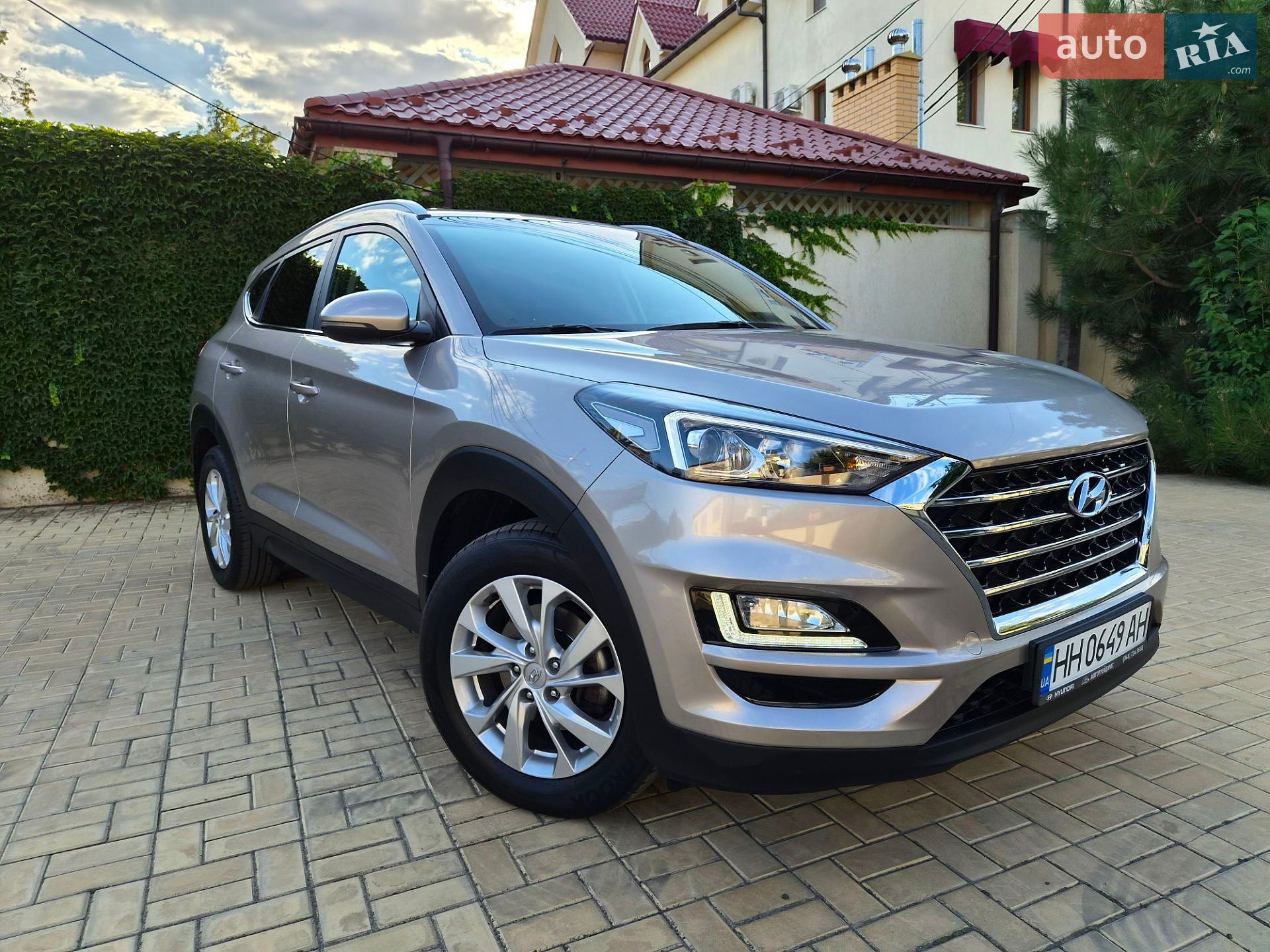 Hyundai Tucson 2019 VIN TMAJ3813BKJ869275 фото оголошення 3 з 71