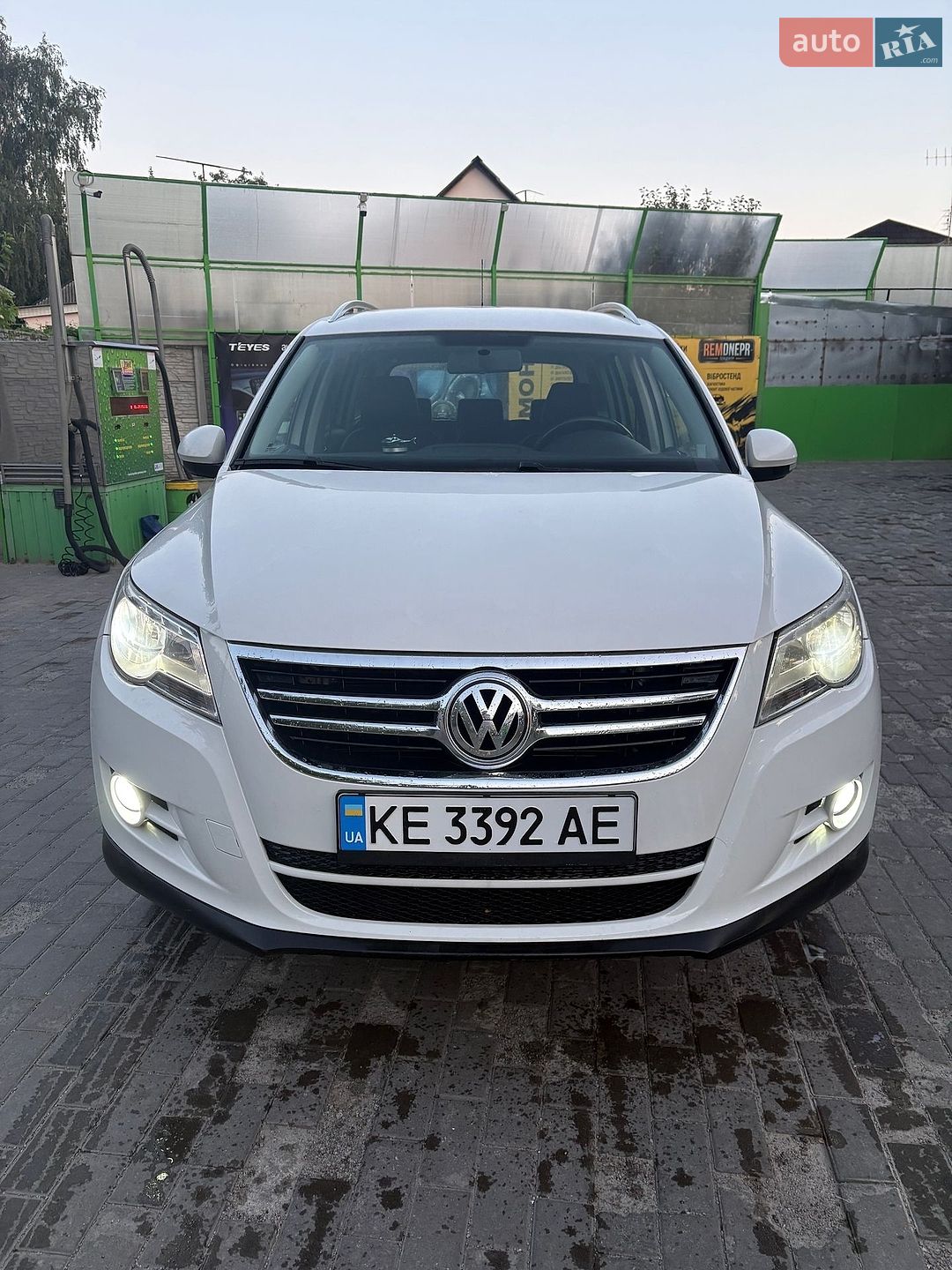 Volkswagen Tiguan 2010 VIN WVGBV7AX6BW509052 фото оголошення 6 з 12