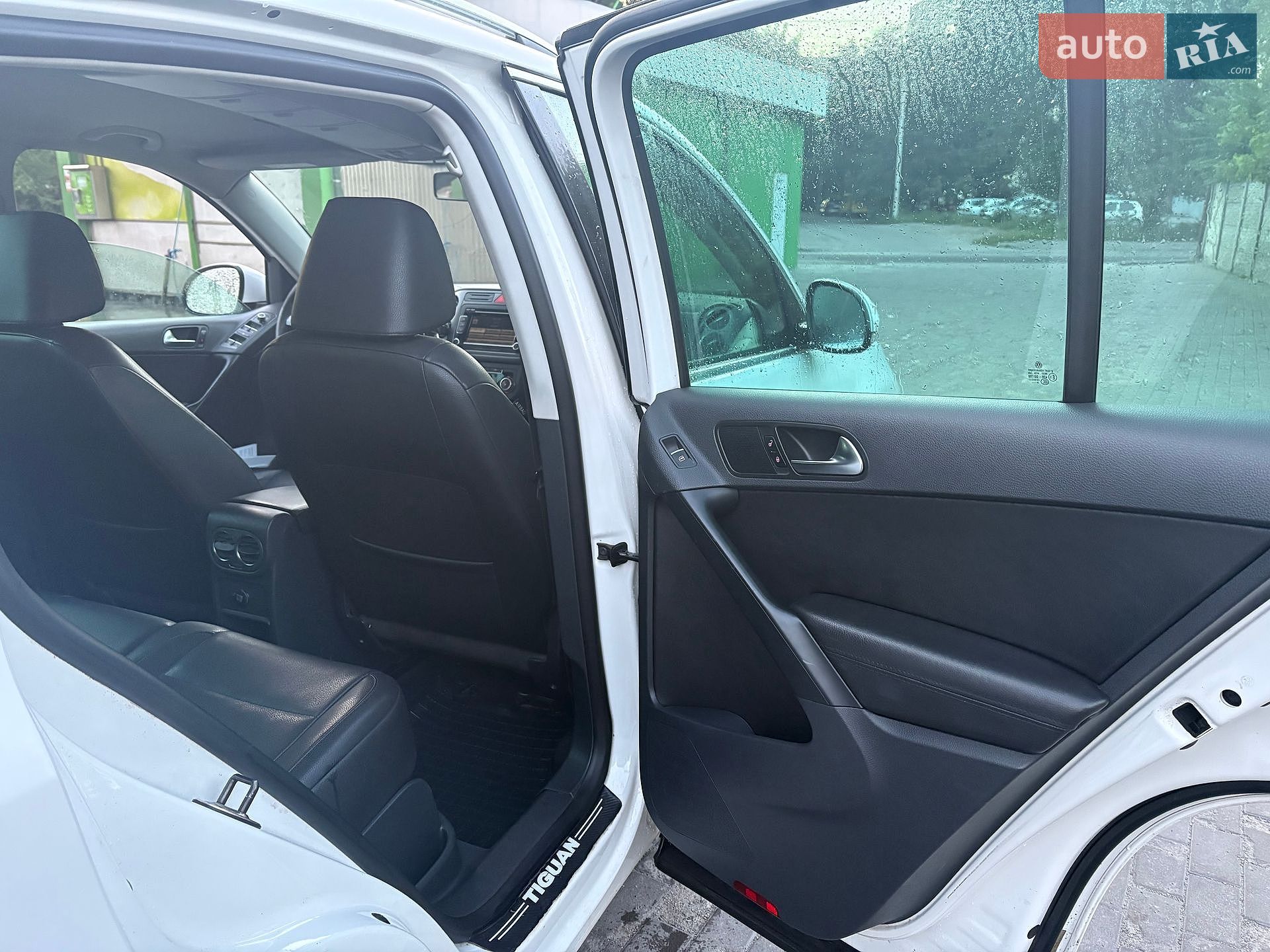 Volkswagen Tiguan 2010 VIN WVGBV7AX6BW509052 фото оголошення 8 з 12