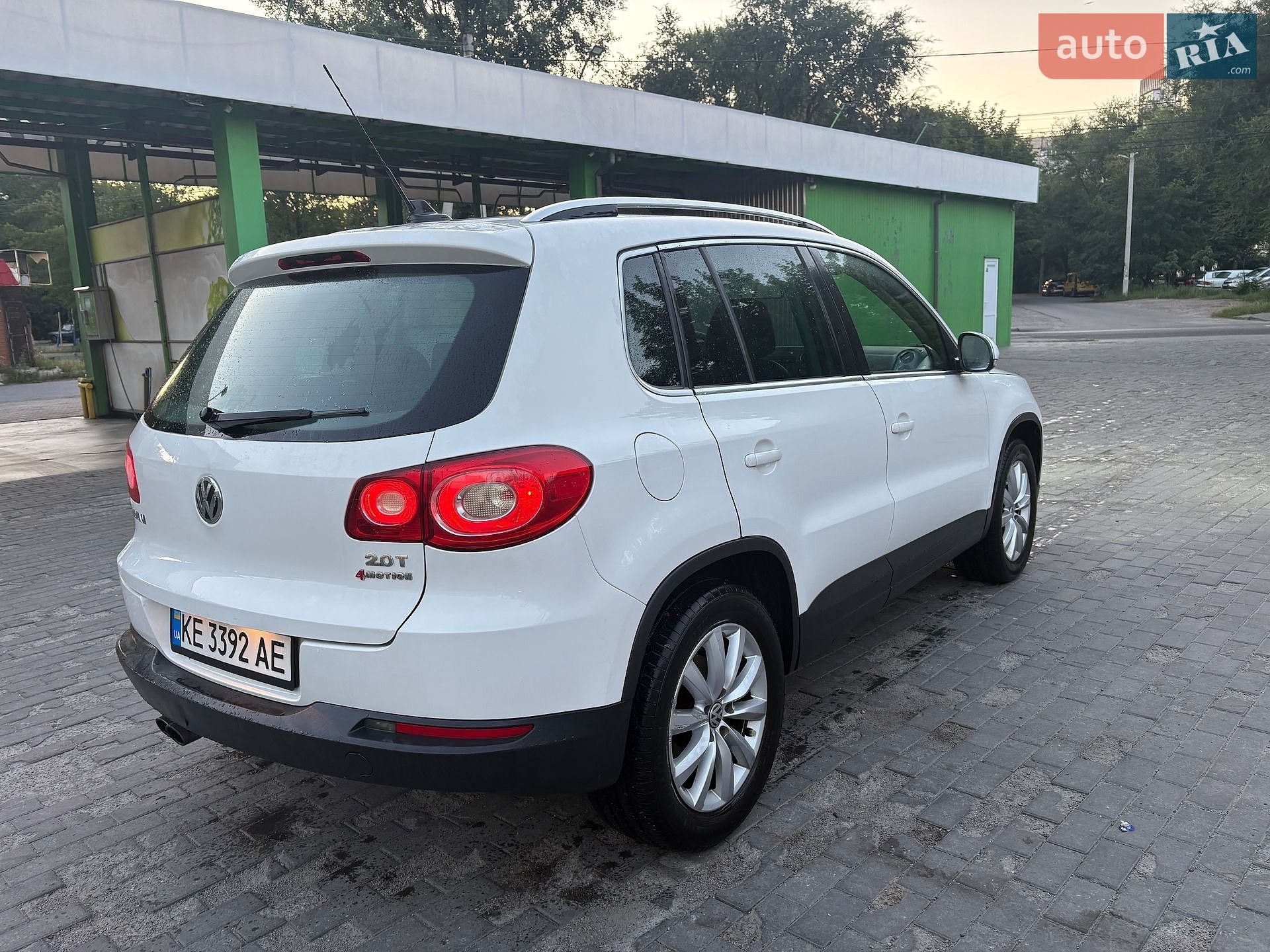 Volkswagen Tiguan 2010 VIN WVGBV7AX6BW509052 фото оголошення 4 з 12