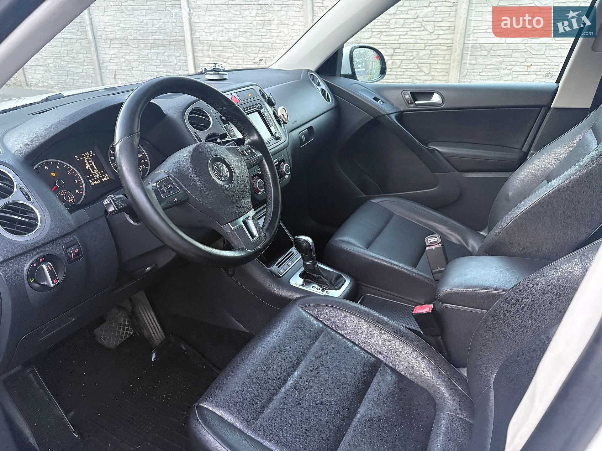 Volkswagen Tiguan 2010 VIN WVGBV7AX6BW509052 фото оголошення 9 з 12