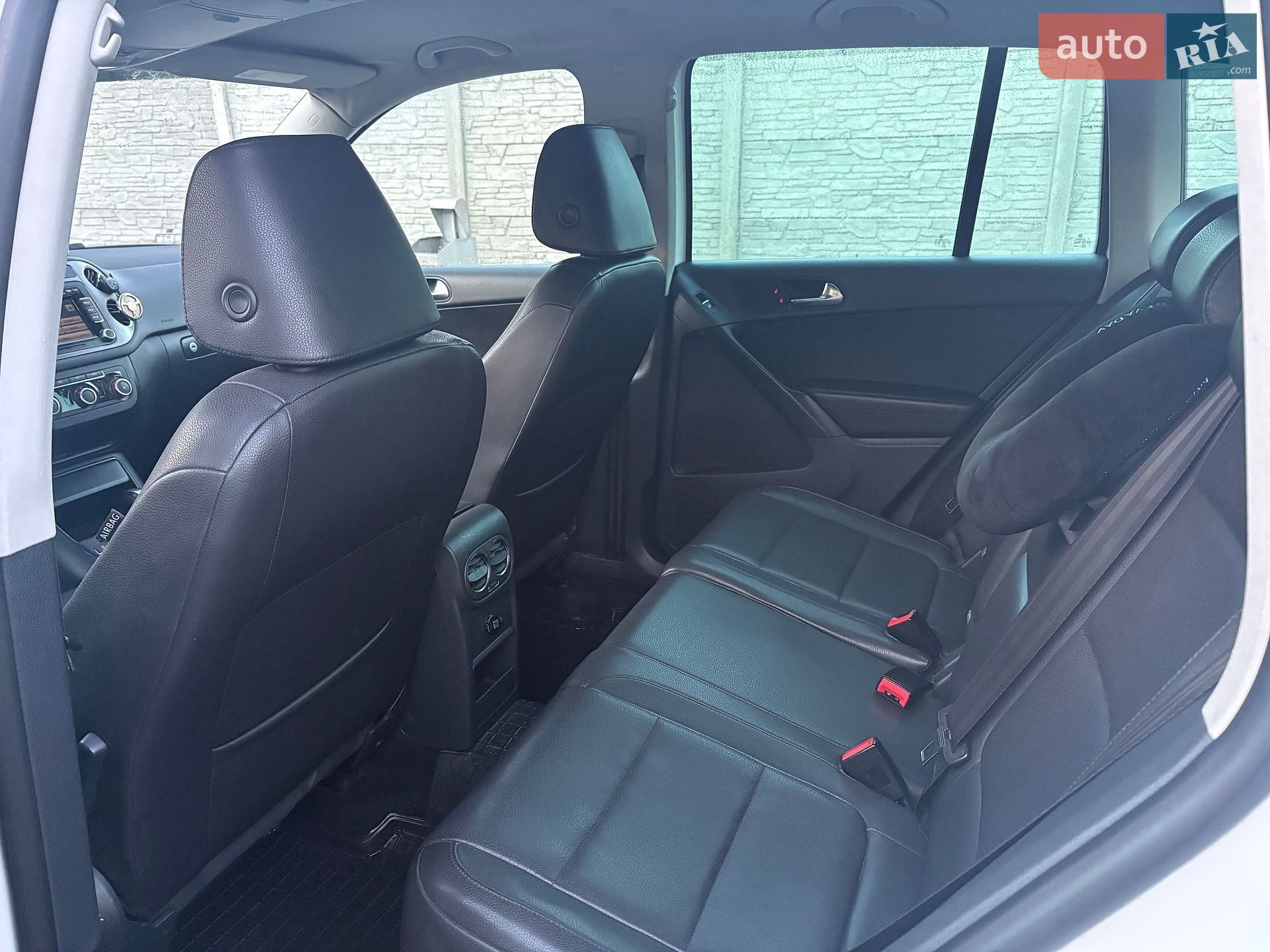 Volkswagen Tiguan 2010 VIN WVGBV7AX6BW509052 фото оголошення 10 з 12