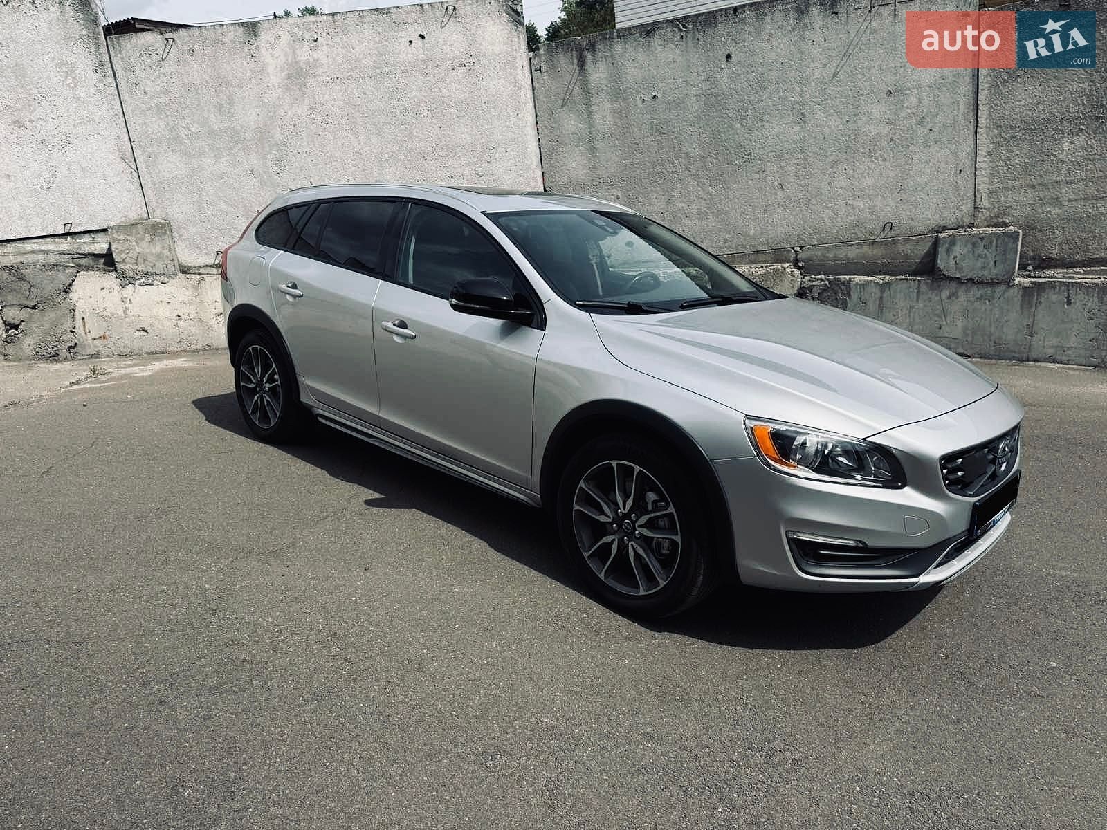 Volvo V60 Cross Country 2015 VIN YV4612HK9G1010939 фото оголошення 3 з 12