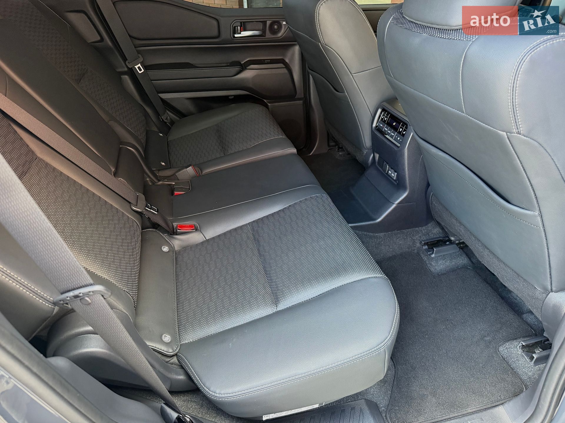 Toyota Land Cruiser Prado 2025 VIN JTEAR3AJ60K033099 фото оголошення 38 з 42