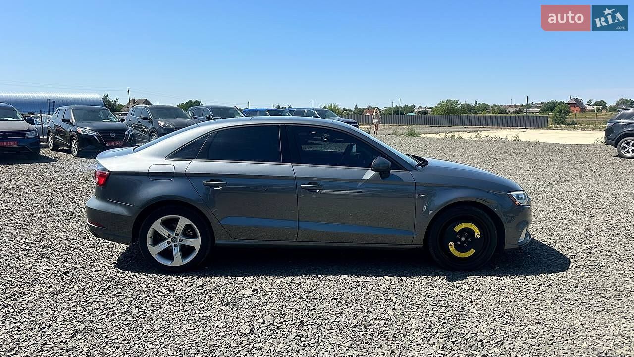 Audi A3 2017 VIN WAUAUGFF2J1022832 фото оголошення 5 з 25