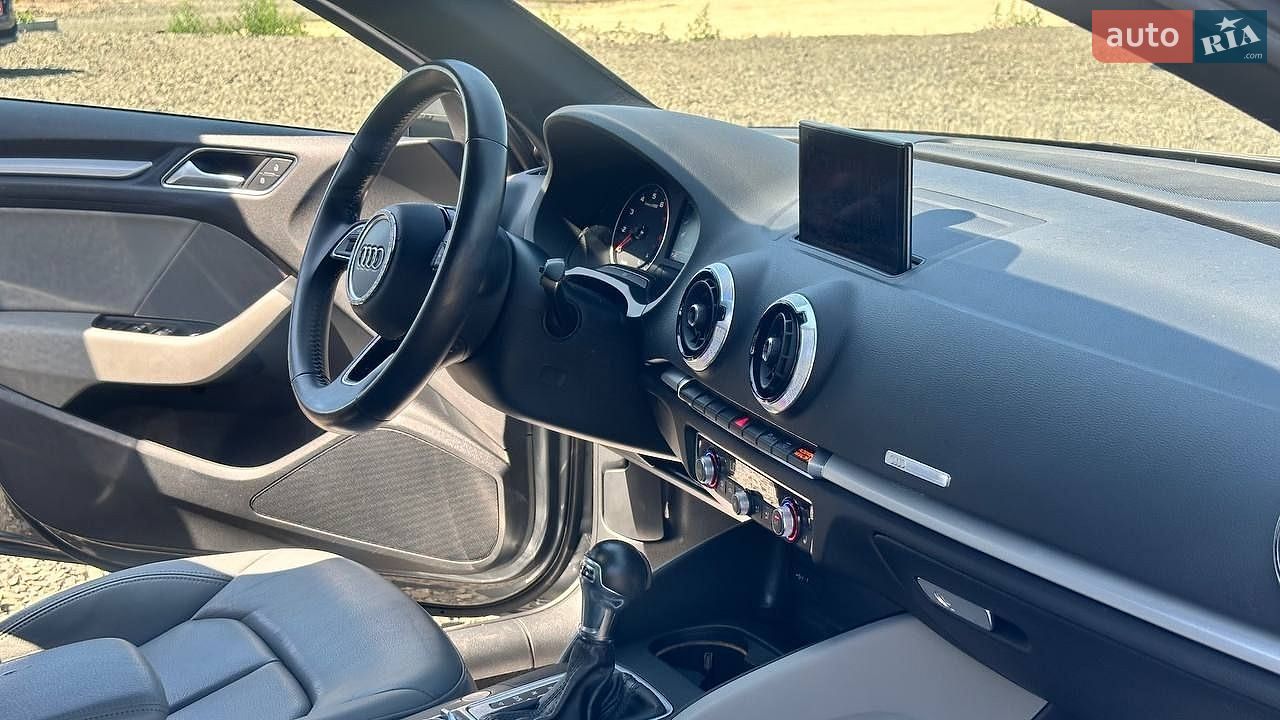 Audi A3 2017 VIN WAUAUGFF2J1022832 фото оголошення 13 з 25