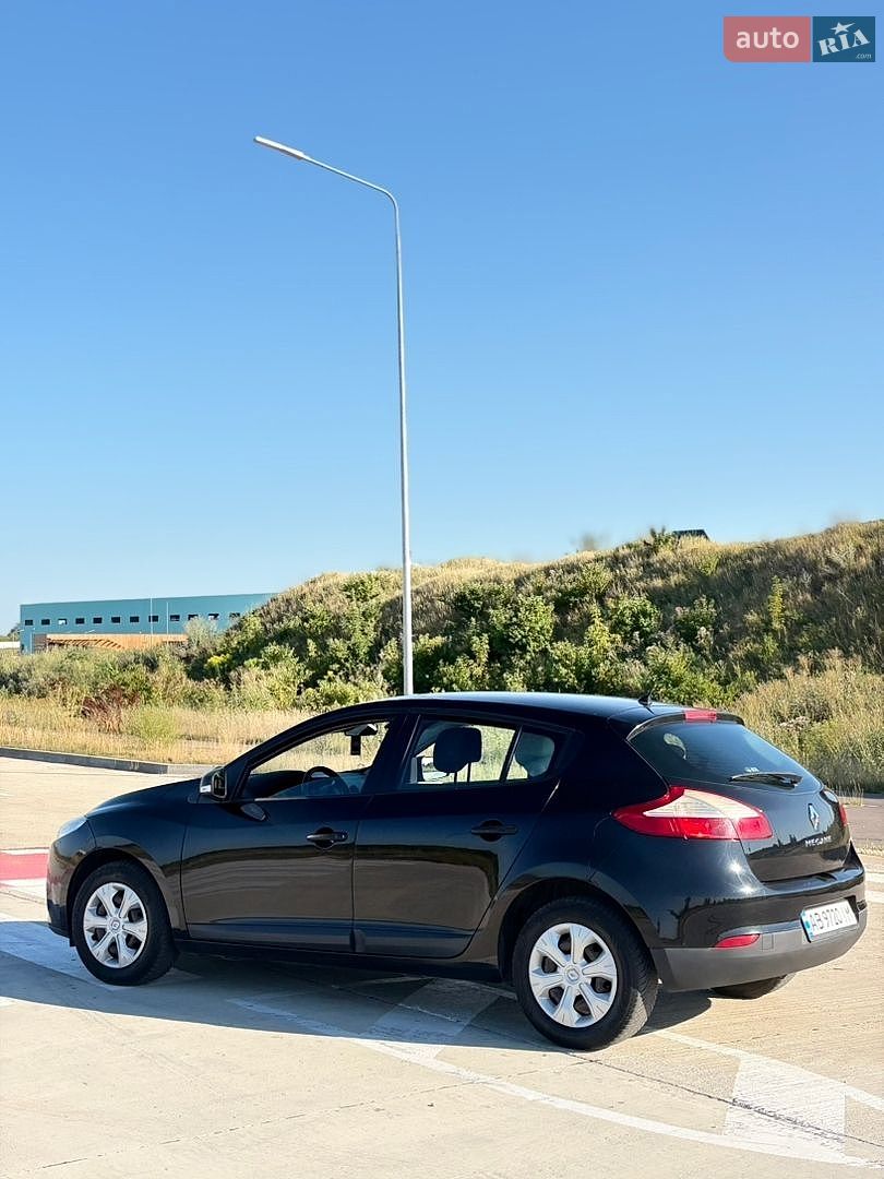 Renault Megane 2011 VIN VF1BZ1R0544451870 фото оголошення 8 з 10