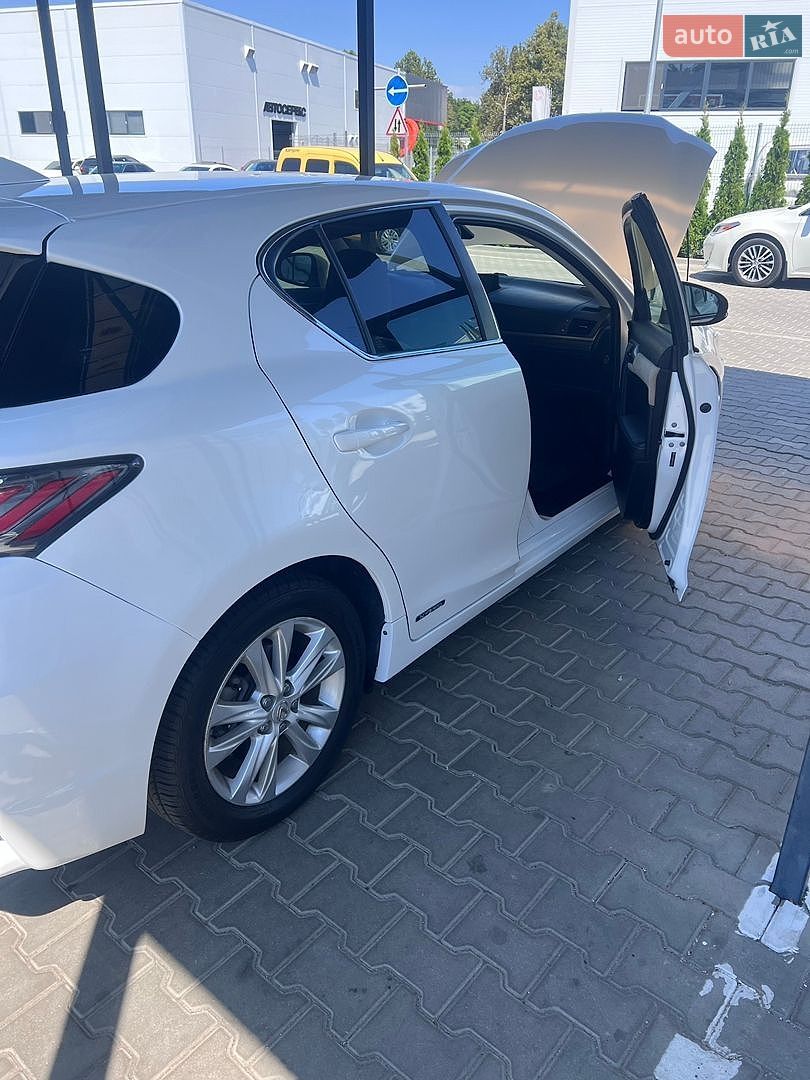 Lexus CT 2017 VIN JTHKD5BH302304116 фото оголошення 3 з 13