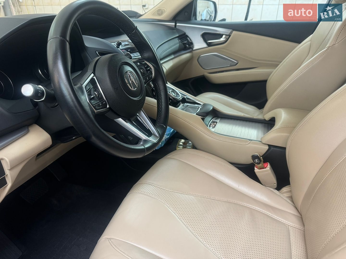 Acura RDX 2018 VIN 5J8TC2H50KL025063 фото оголошення 2 з 19