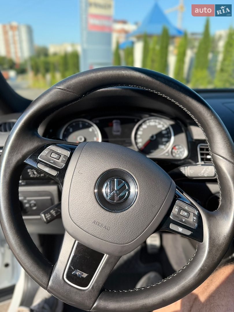 Volkswagen Touareg 2015 VIN WVGZZZ7PZGD002365 фото оголошення 9 з 25