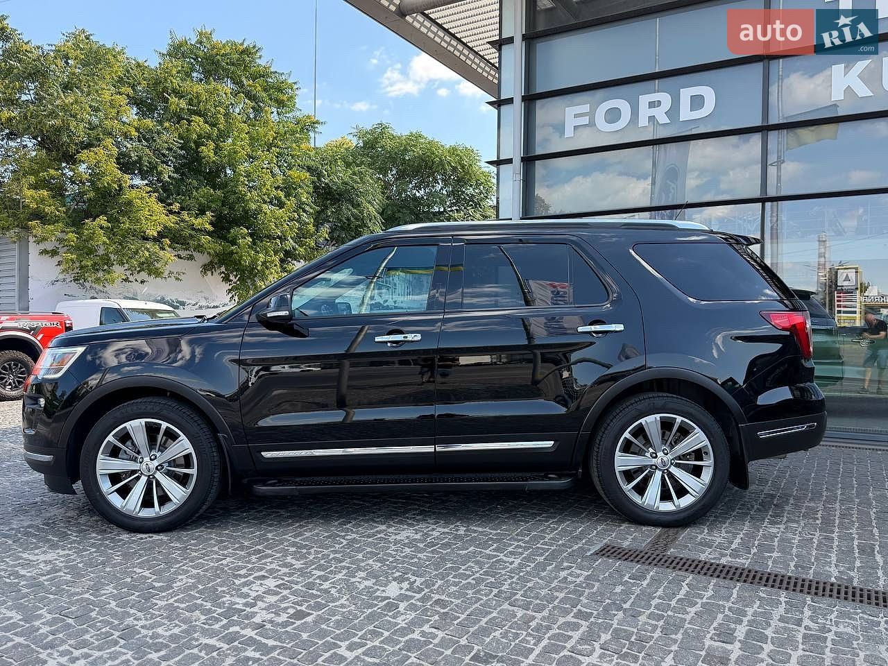 Ford Explorer 2018 VIN 1FM5K8F89JGB45361 фото оголошення 5 з 21