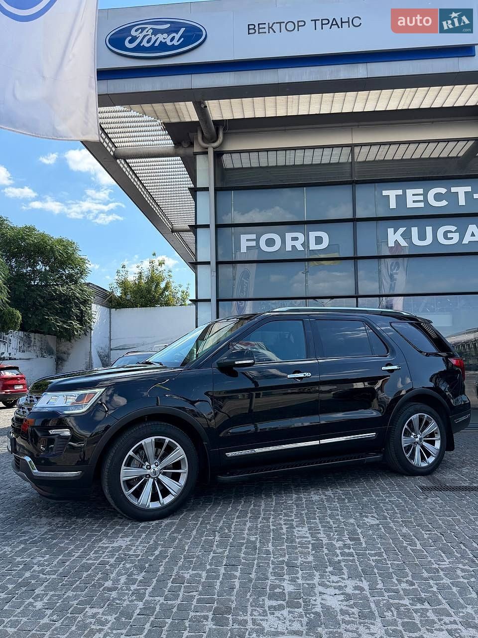 Ford Explorer 2018 VIN 1FM5K8F89JGB45361 фото оголошення 4 з 21