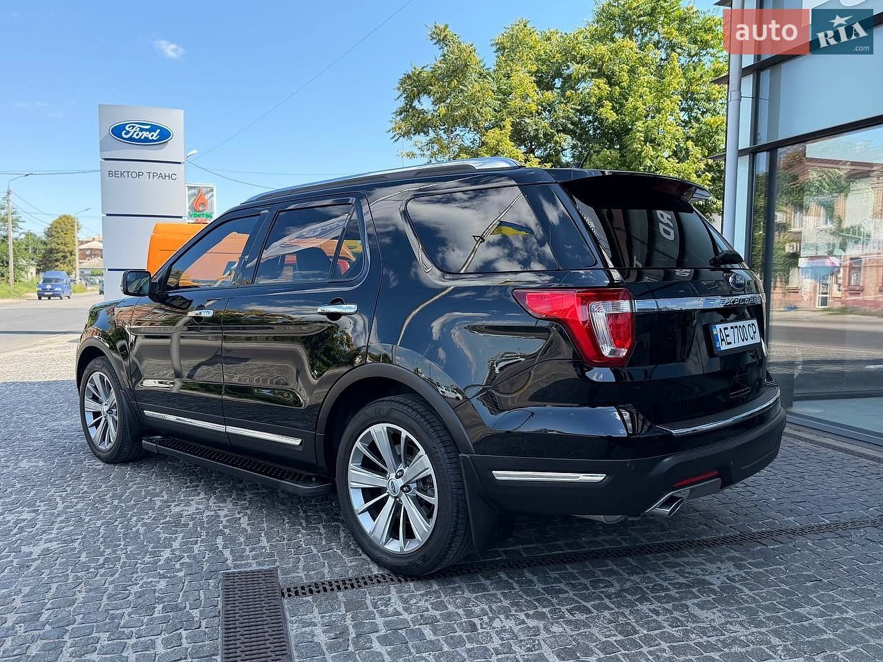 Ford Explorer 2018 VIN 1FM5K8F89JGB45361 фото оголошення 8 з 21