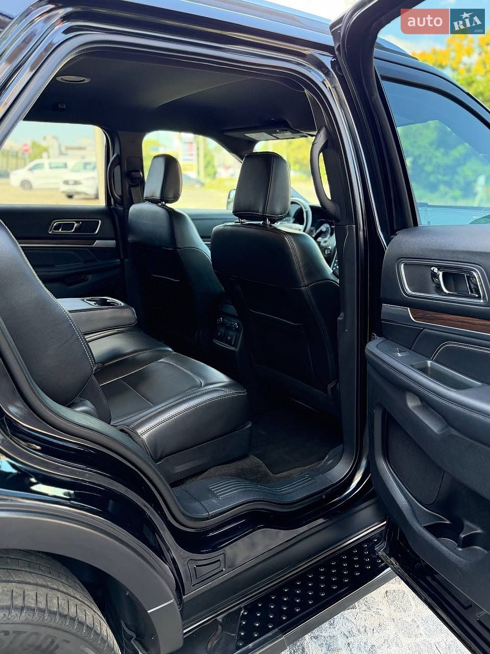 Ford Explorer 2018 VIN 1FM5K8F89JGB45361 фото оголошення 11 з 21
