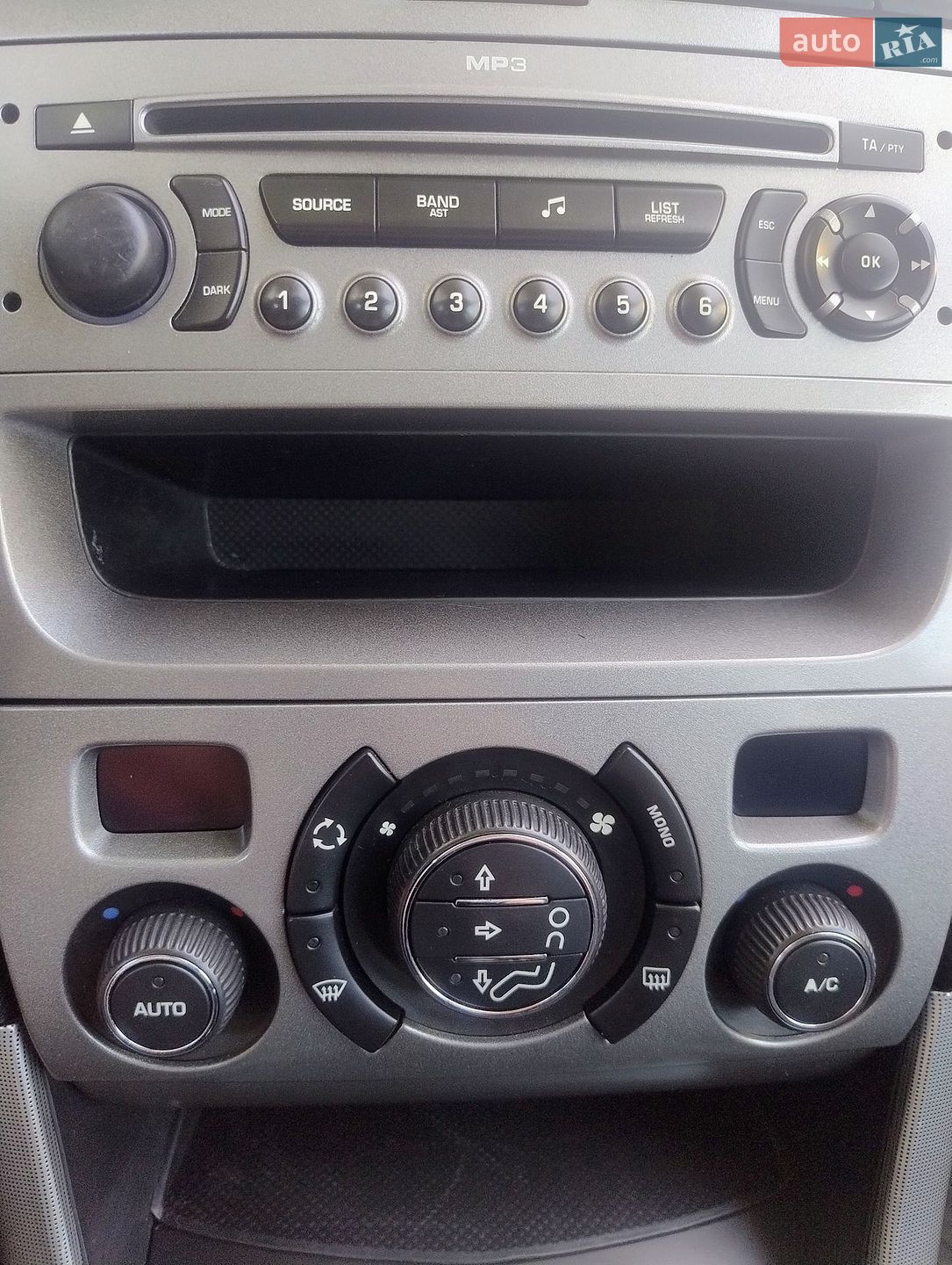 Peugeot 308 2009 VIN VF34H5FXH9S075022 фото оголошення 4 з 40