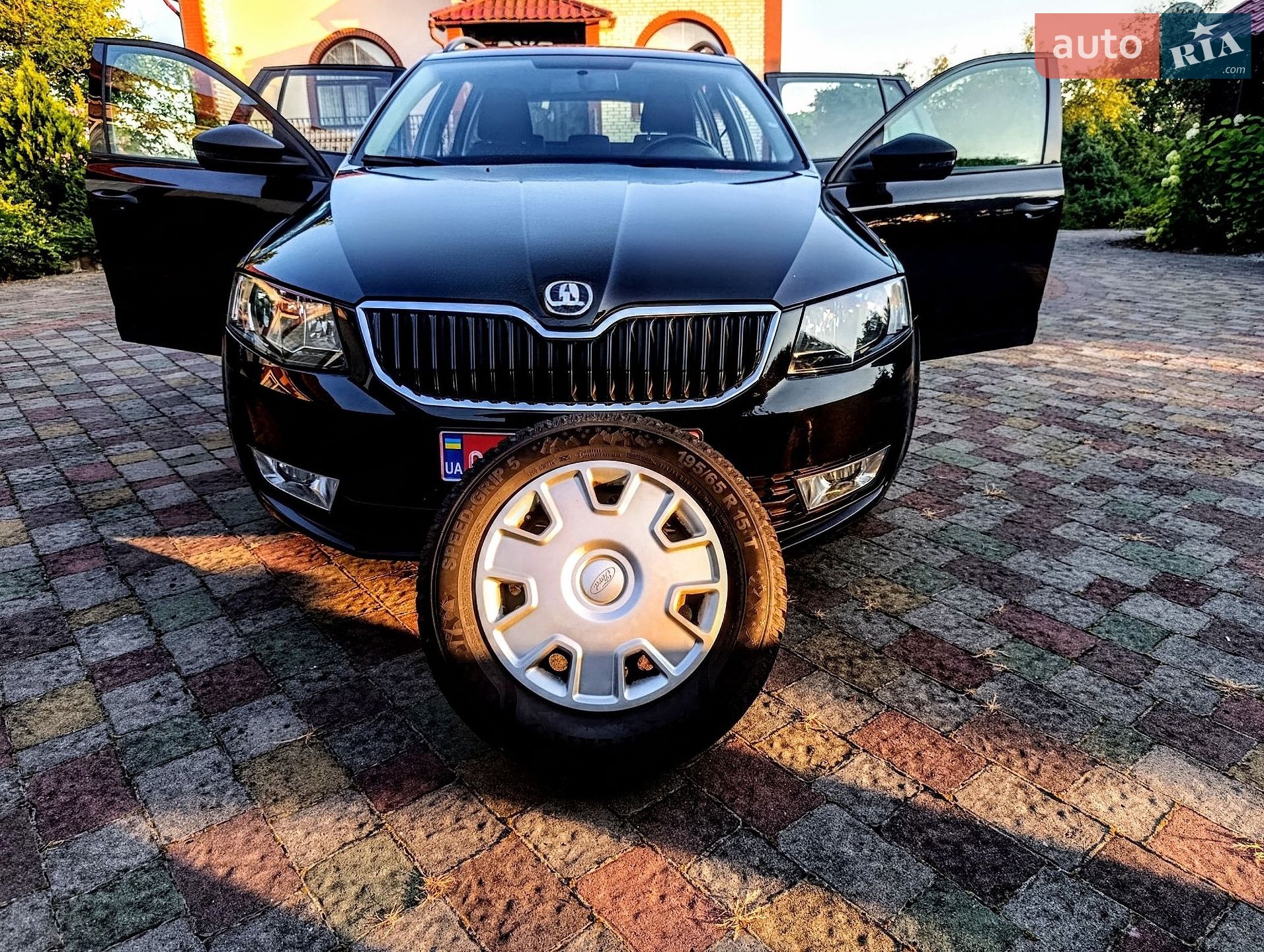Skoda Octavia 2014 VIN TMBJB7NE0E0132520 фото оголошення 4 з 95