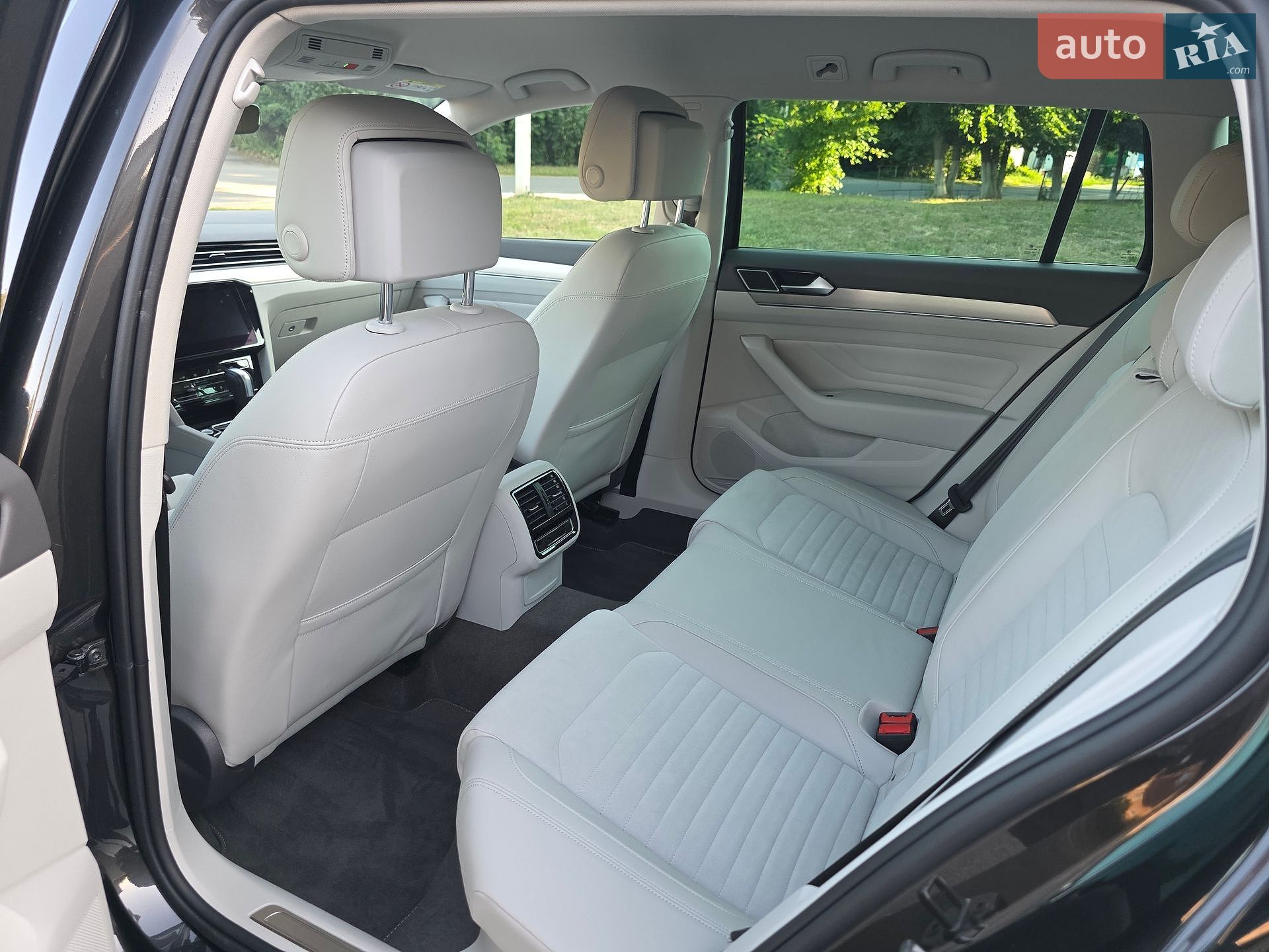 Volkswagen Passat 2022 VIN WVWZZZ3CZNE037498 фото оголошення 21 з 29