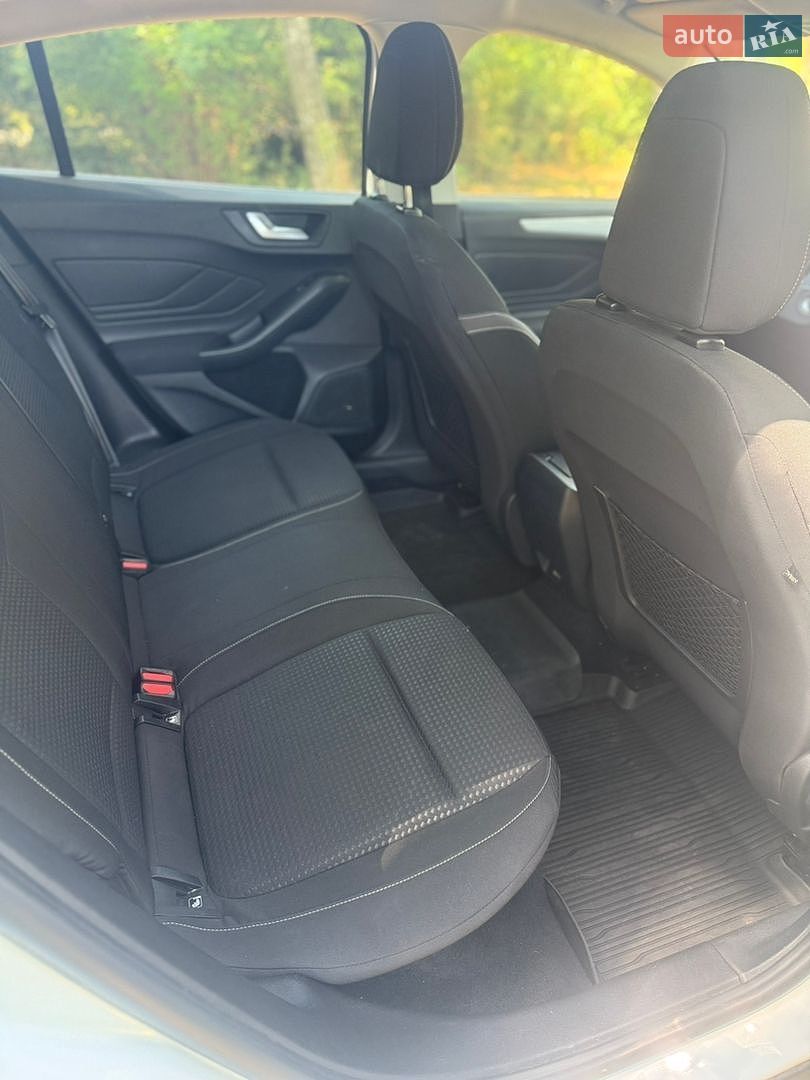 Ford Focus 2019 VIN WF0NXXGCHNKP88603 фото оголошення 26 з 35