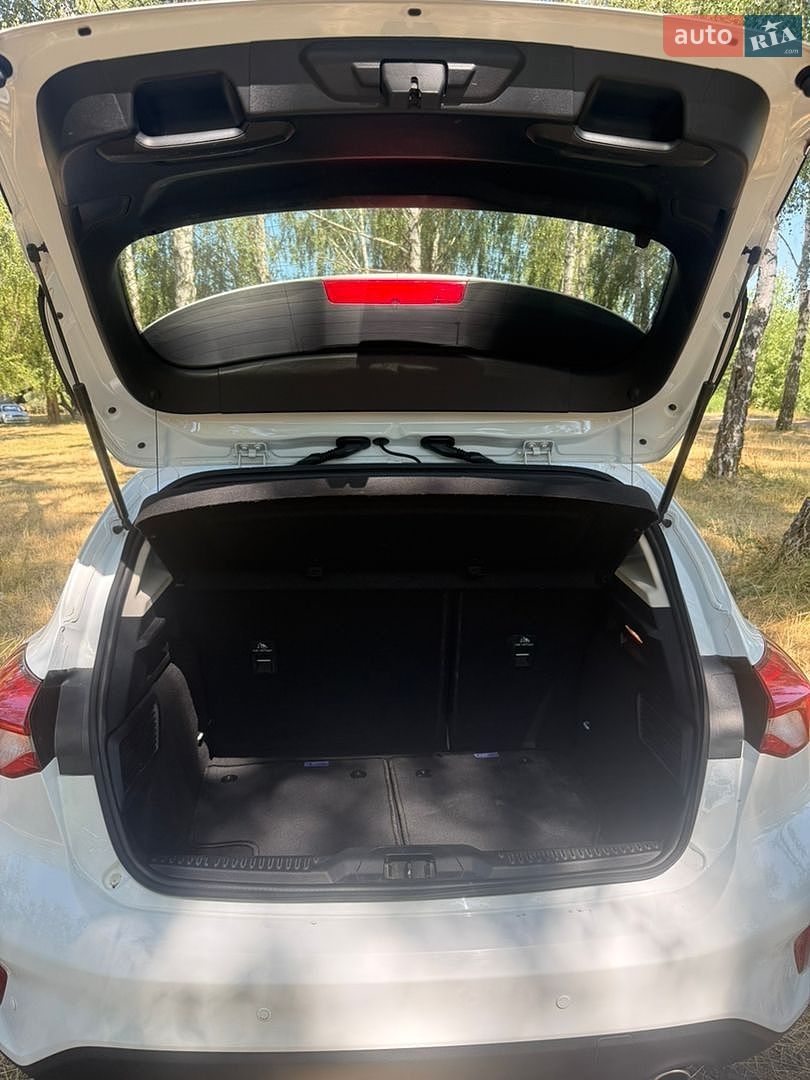 Ford Focus 2019 VIN WF0NXXGCHNKP88603 фото оголошення 25 з 35