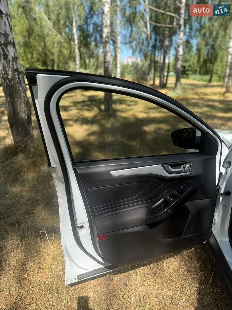 Ford Focus 2019 VIN WF0NXXGCHNKP88603 фото оголошення 32 з 35